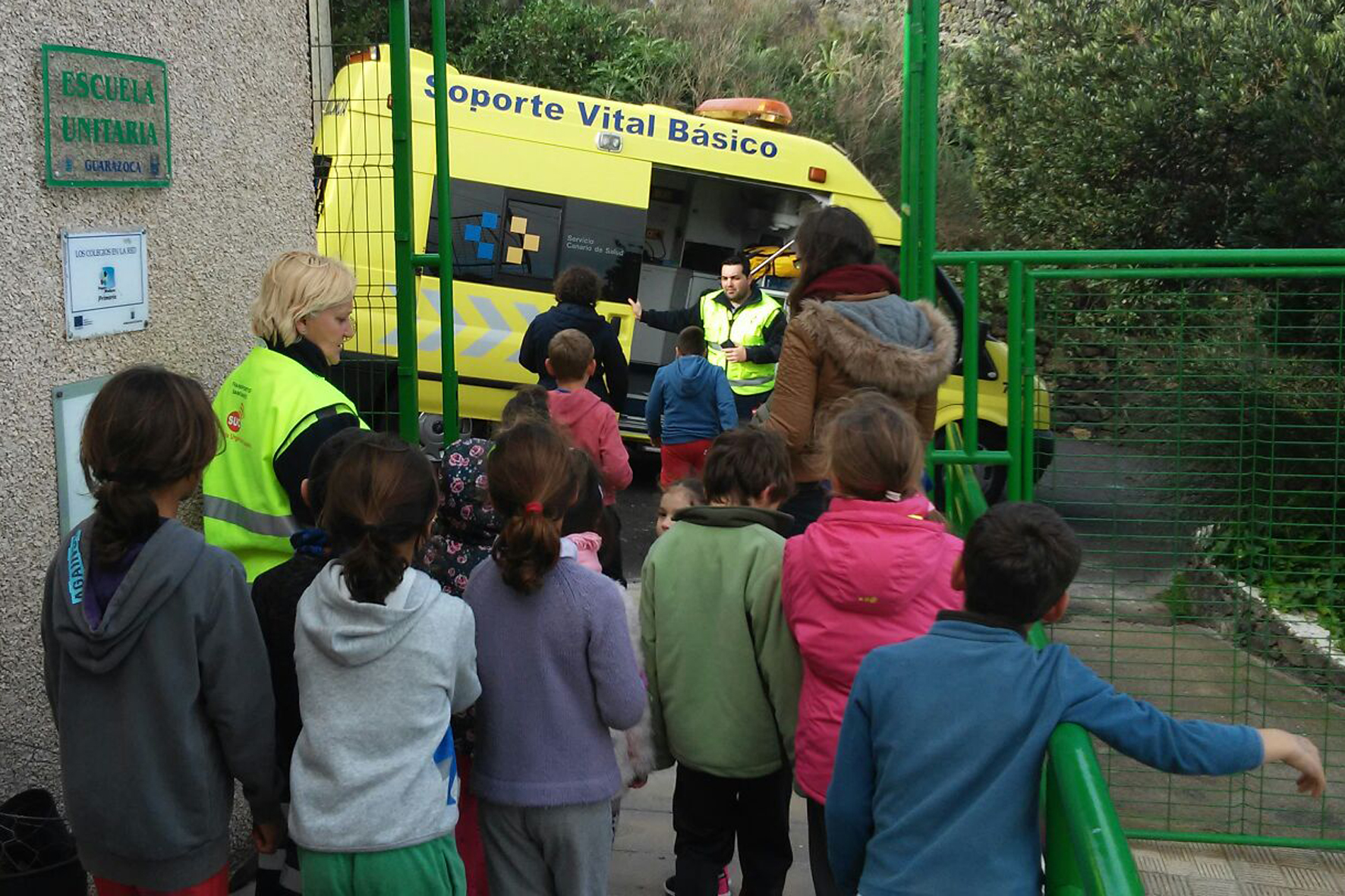 El SUC muestra el funcionamiento de las ambulancias de urgencias en las escuelas rurales de El Hierro