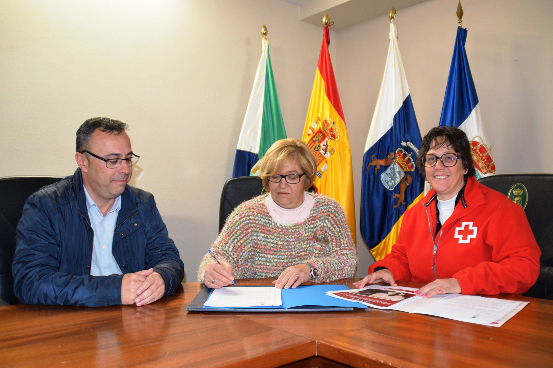 La Frontera otorga una subvención a Cruz Roja dirigidas a Emergencia Social y Formación