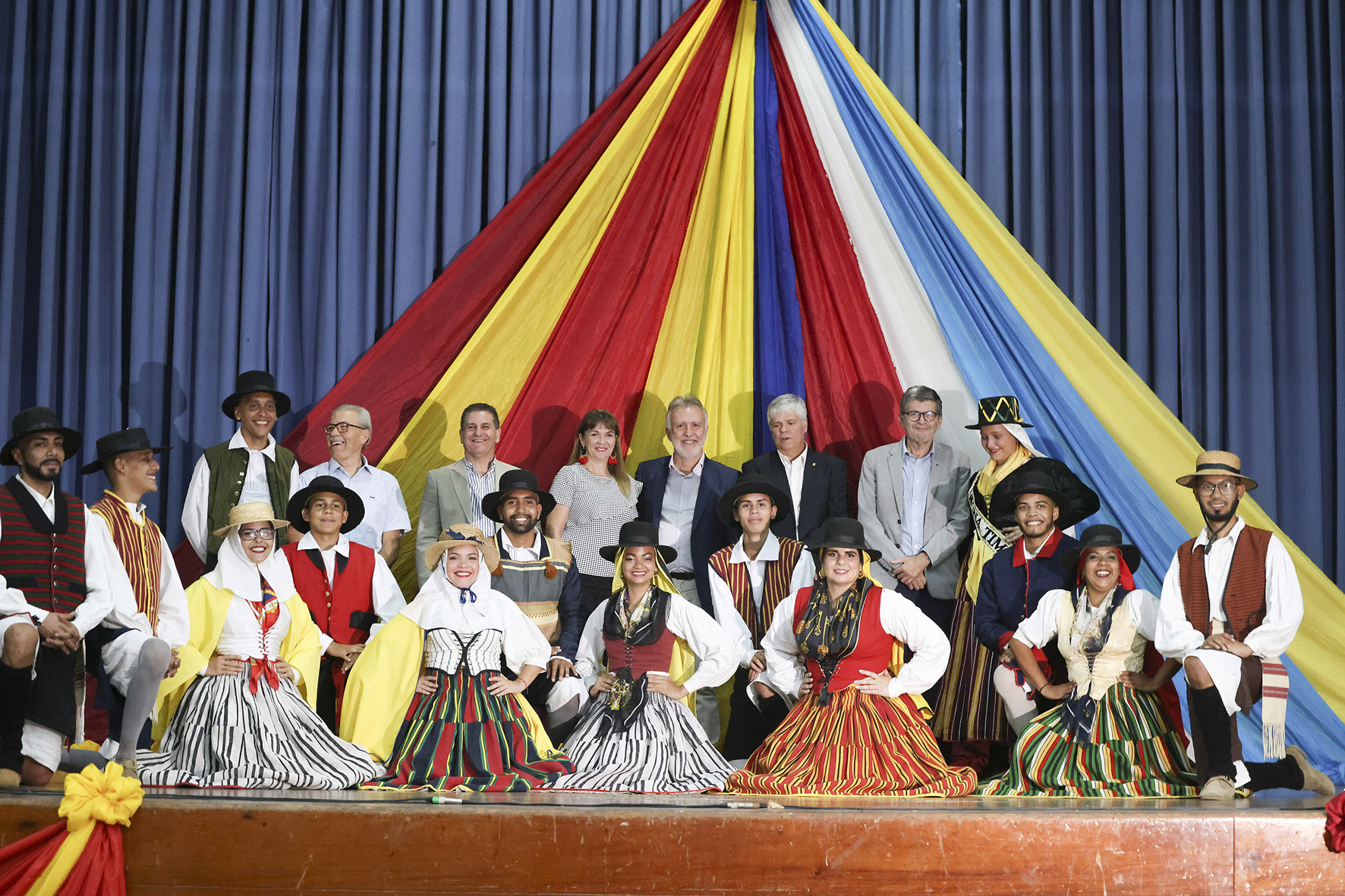Torres finaliza su visita oficial a Venezuela con un Encuentro de Tradiciones Canarias en Cagua