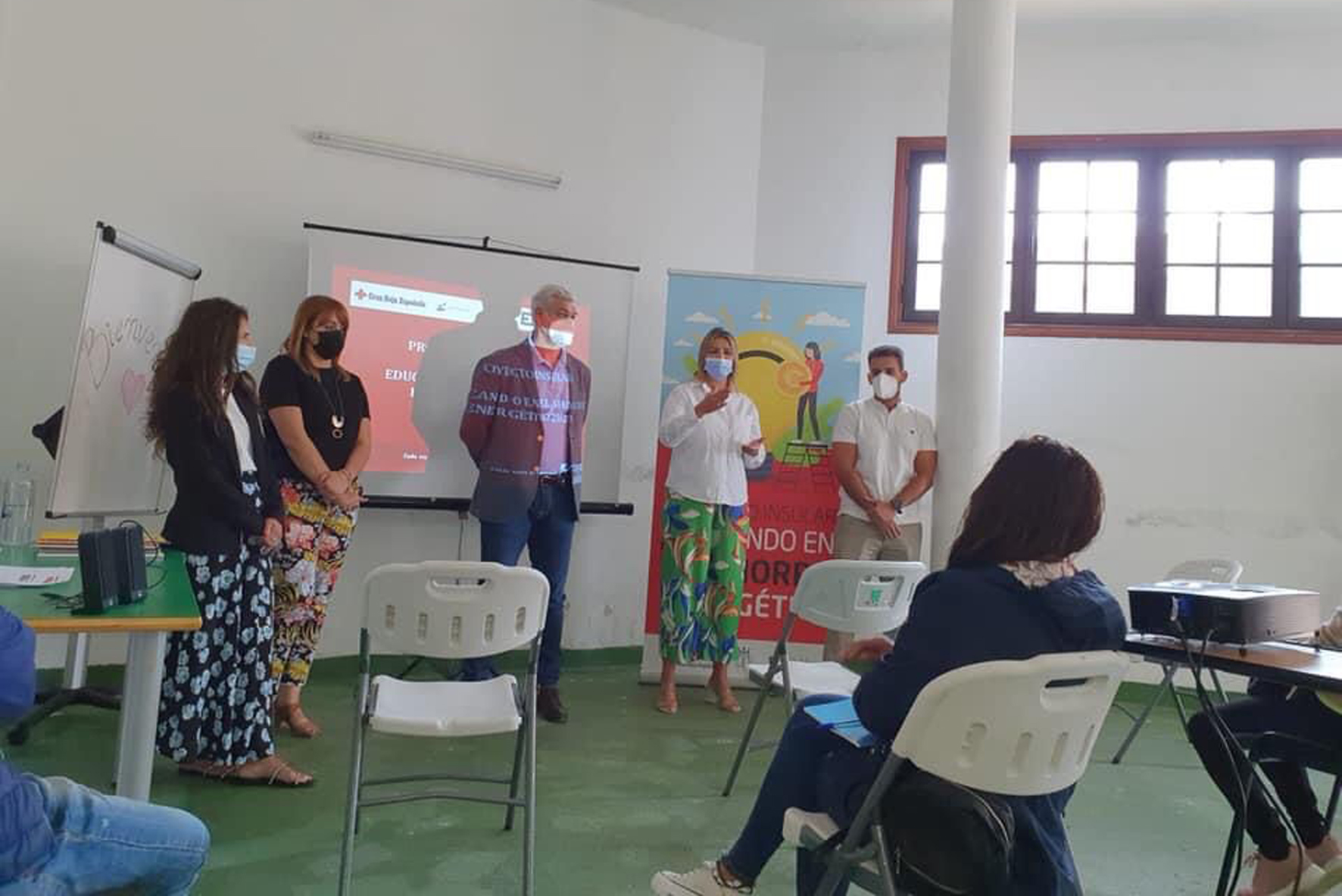 El Cabildo y Cruz Roja El Hierro presentan el programa “Educando en el ahorro energético 2021”