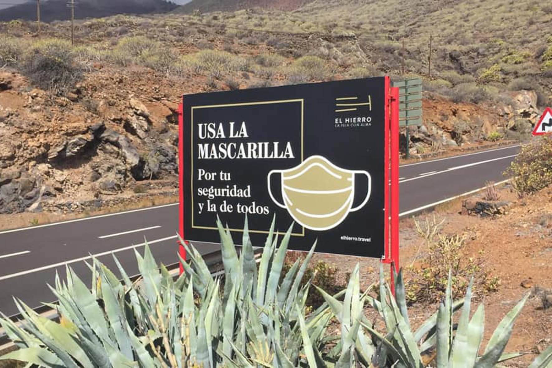 El Cabildo instala paneles por toda la isla para recordar la importancia del uso de la mascarilla