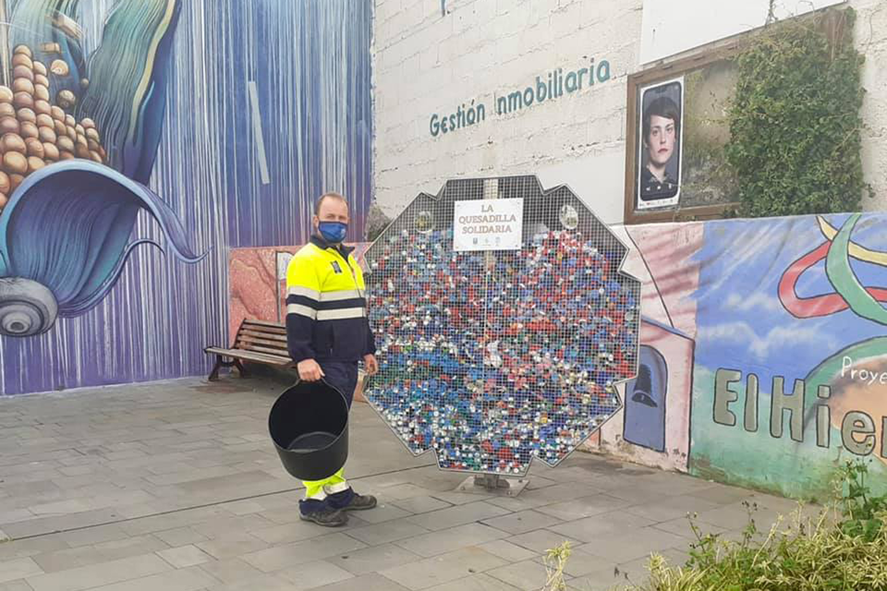 La “Quesadilla Solidaria” logra recolectar 130 kilos de tapones de plástico en menos de una semana