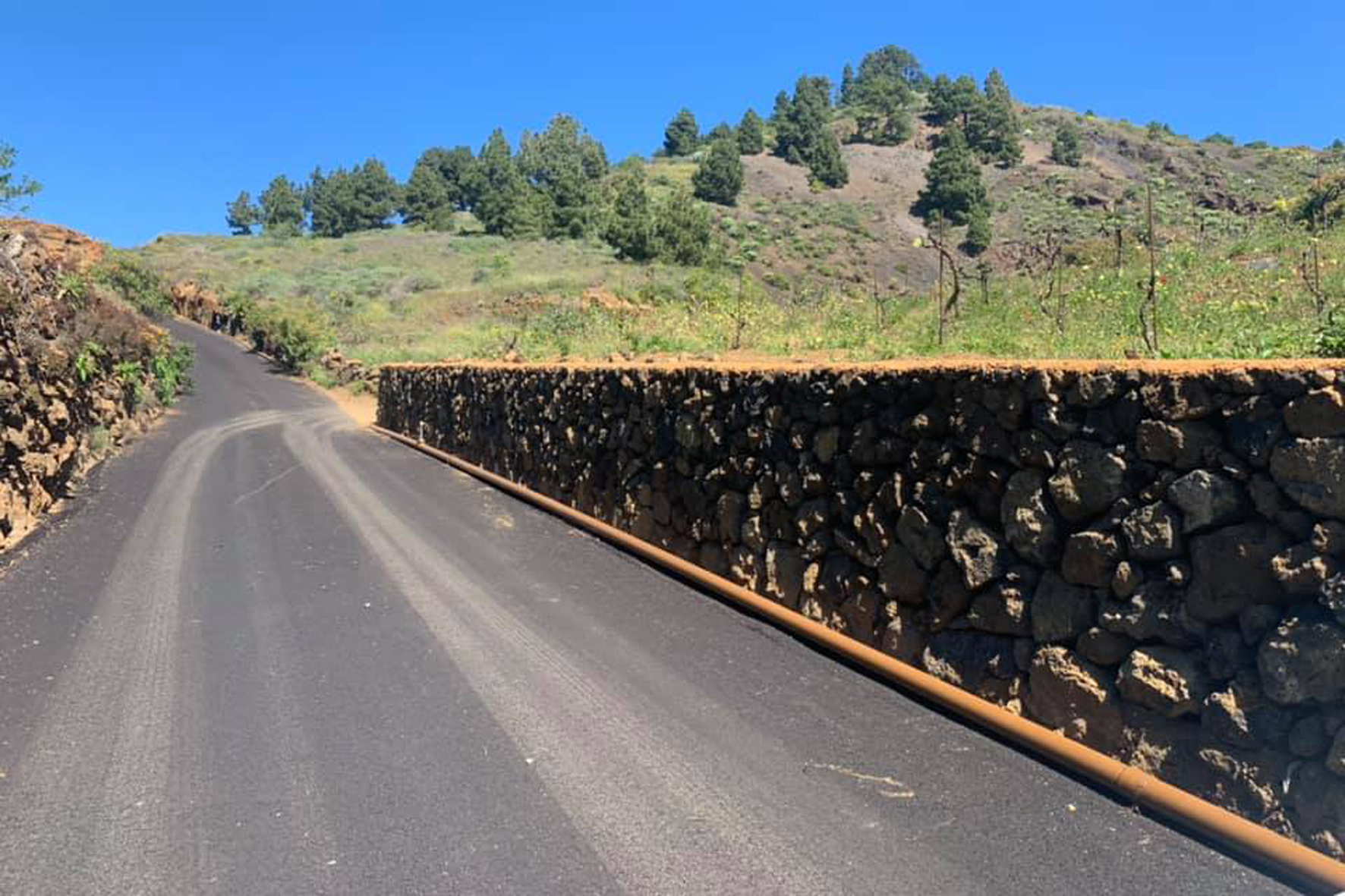 El Cabildo finaliza los trabajos en la pista agrícola de Los Valles en El Pinar