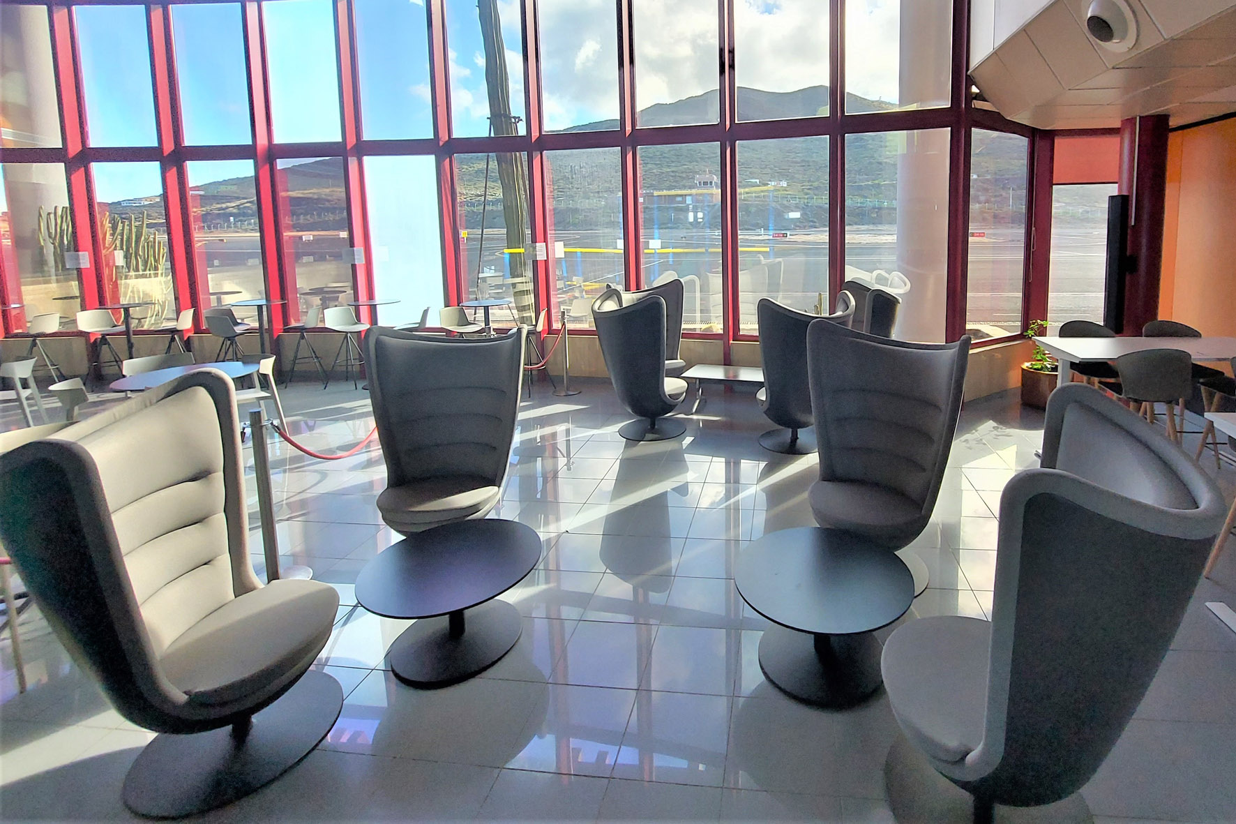 El Aeropuerto de El Hierro renueva el hall de su Terminal