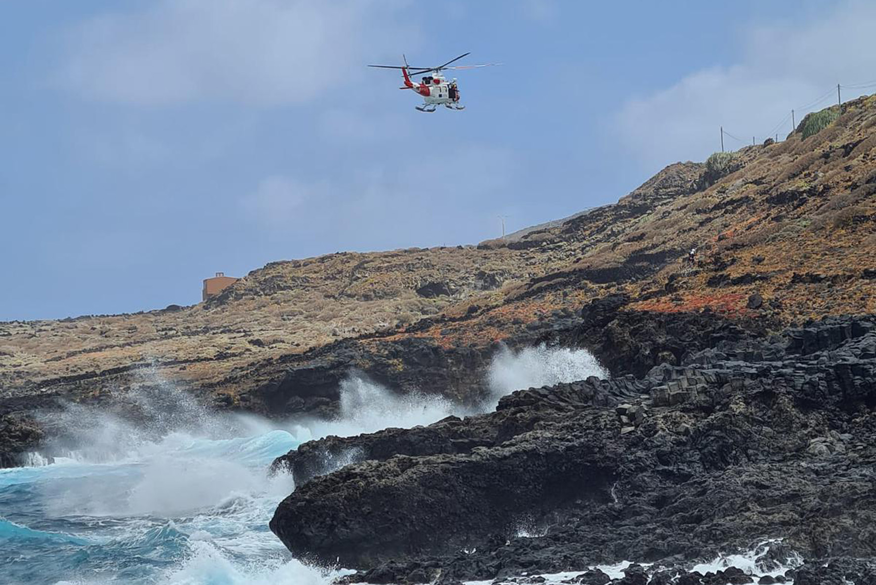 Rescatado un senderista tras sufrir un incidente en la costa cercana al Aeropuerto de El Hierro