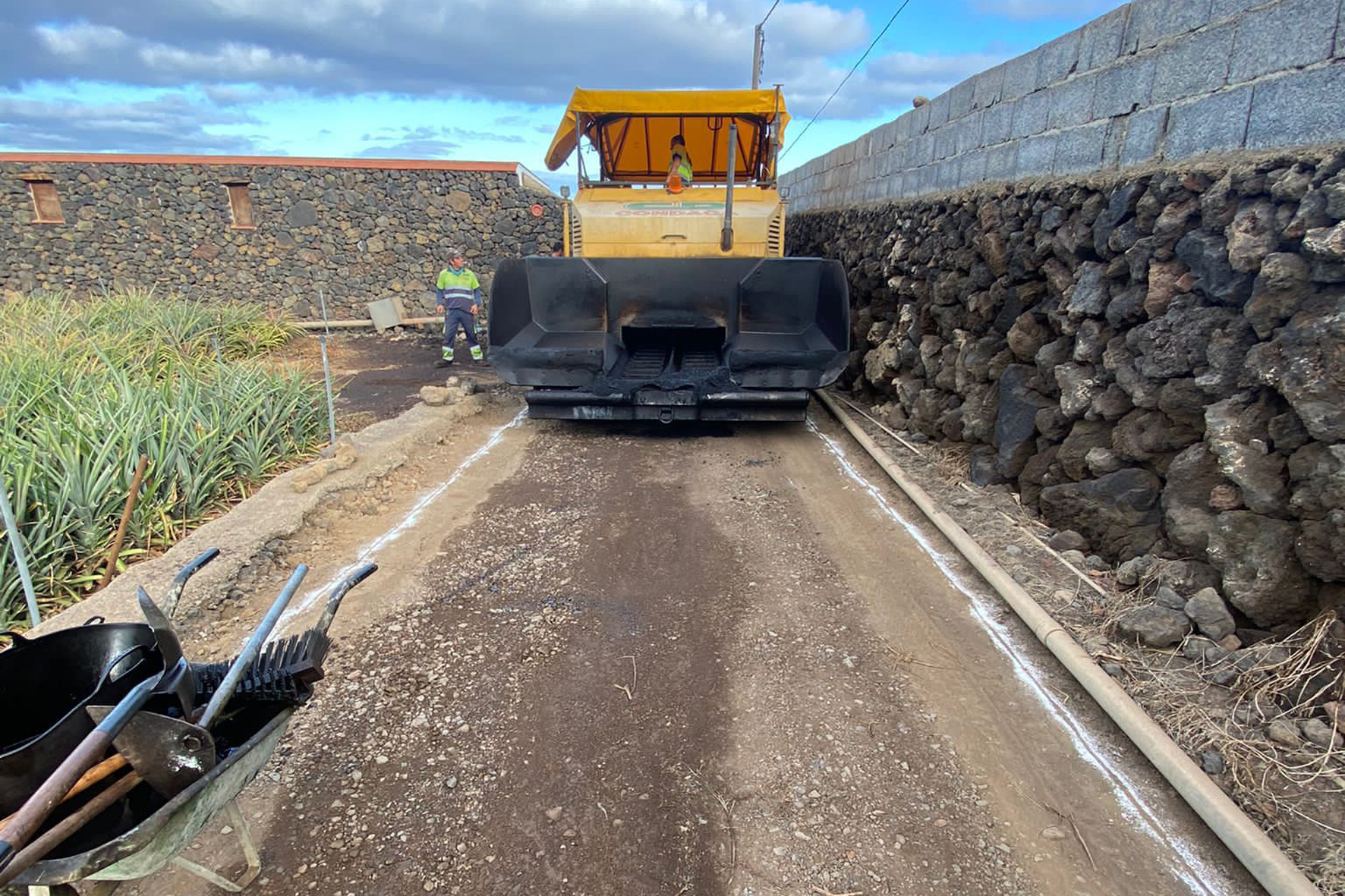 El Cabildo inicia las obras de acondicionamiento de pistas agrícolas en el Valle del Golfo