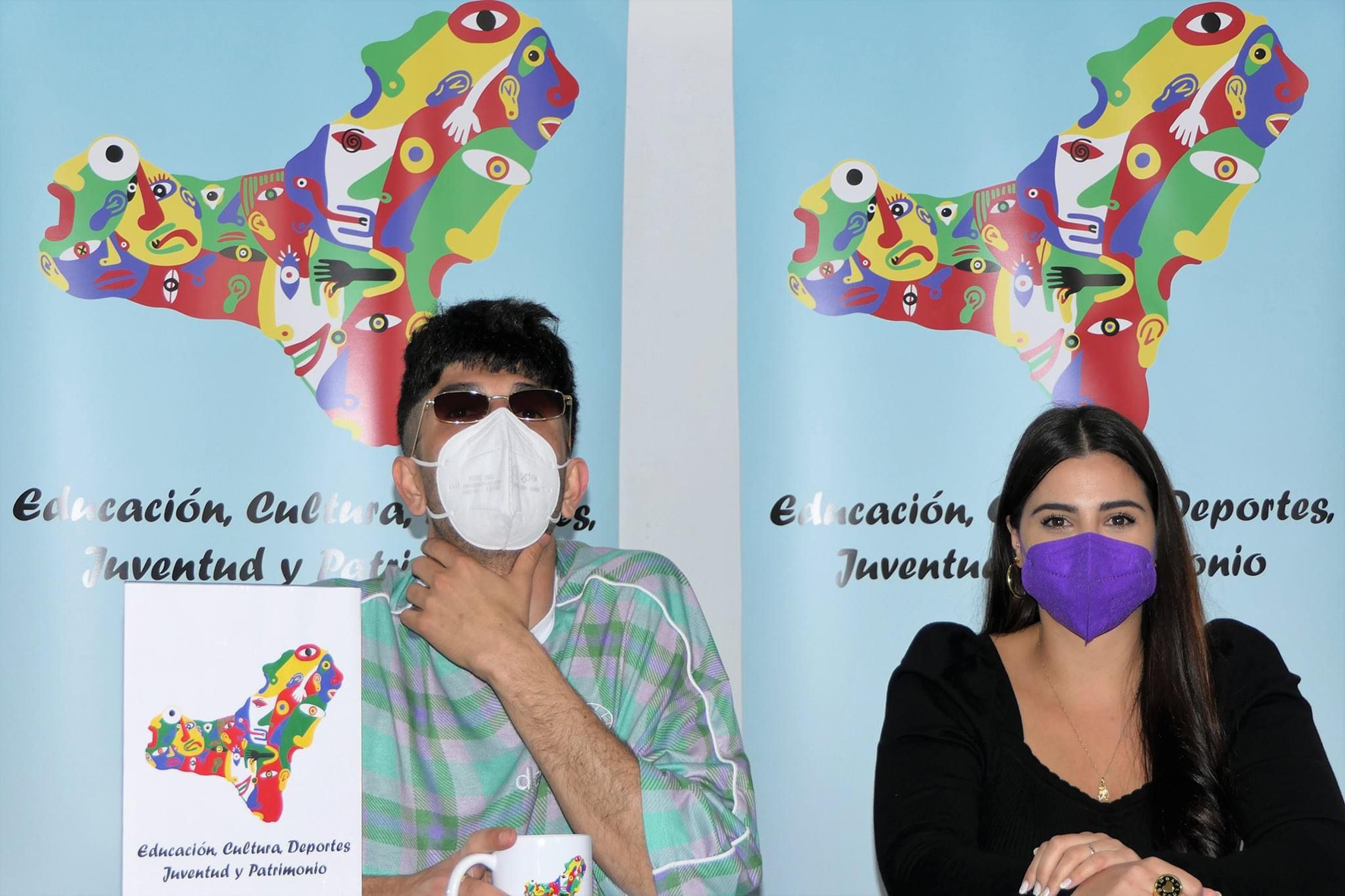 La imagen cultural del Cabildo herreño se renueva de la mano del artista “Bejo”