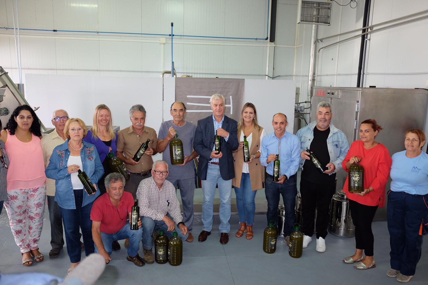 Productores herreños de aceite de oliva 100% natural avanzan en la comercialización