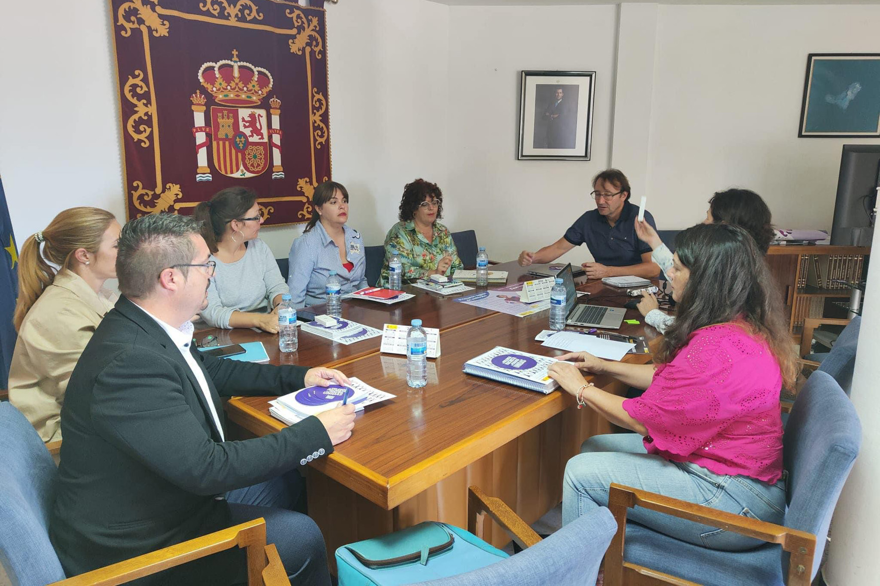 El Cabildo, Ayuntamientos y otras entidades trabajan con la Subdelegación del Gobierno en el impulso de la campaña de sensibilización e información “Punto Violeta”