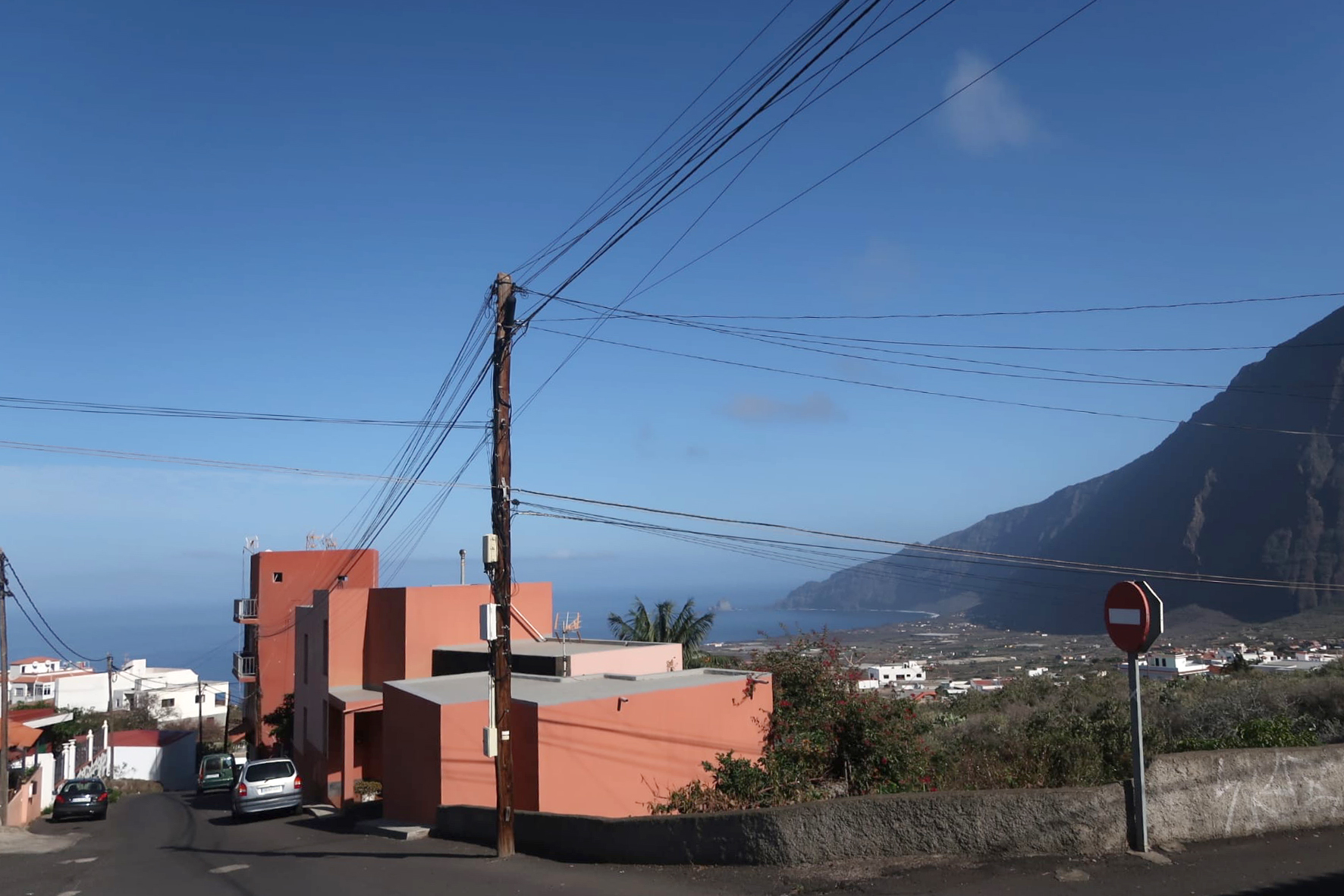 AHI propone el soterramiento del tendido eléctrico y telecomunicaciones en La Frontera