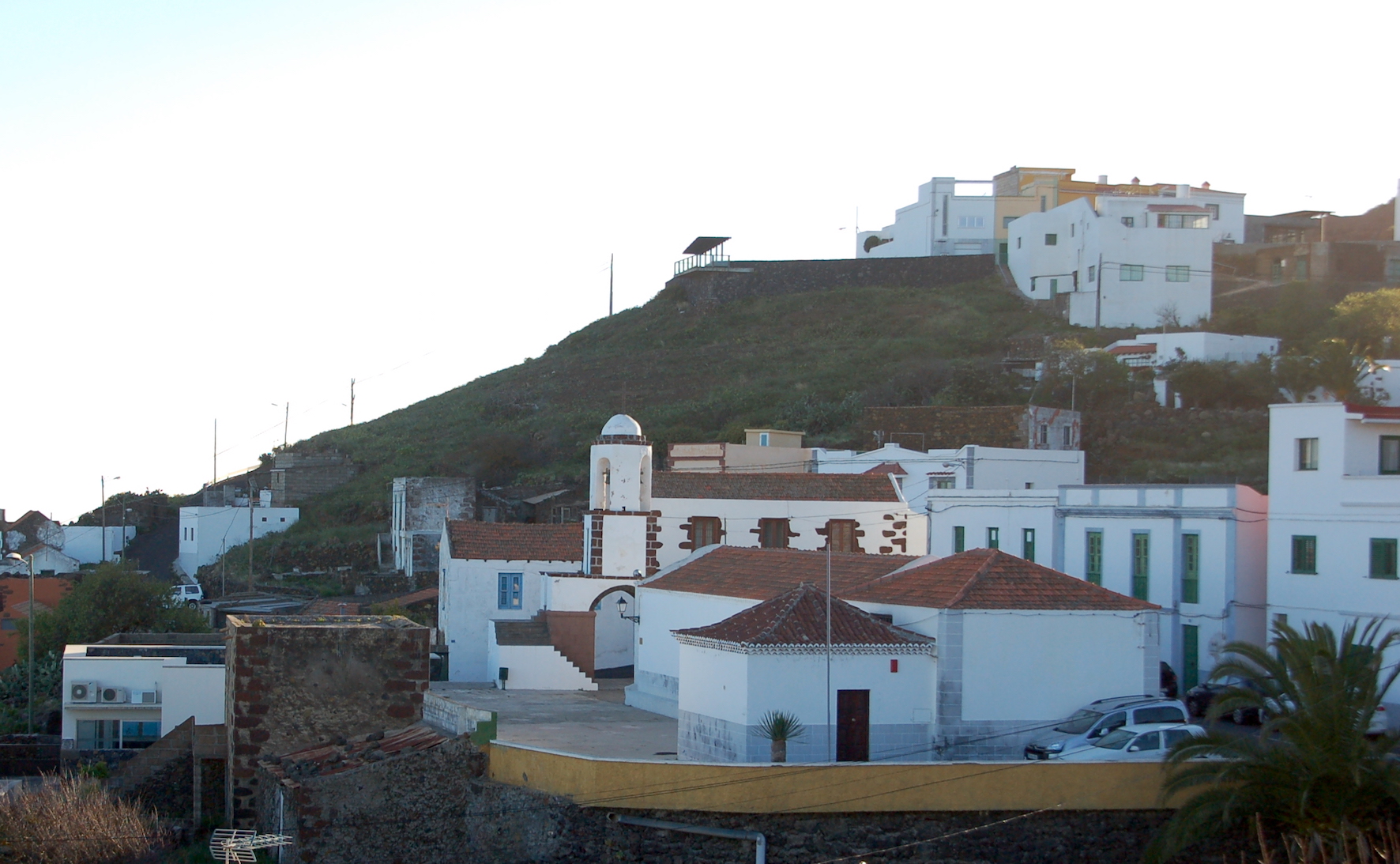 El Pinar embellece las iglesias para La Bajada