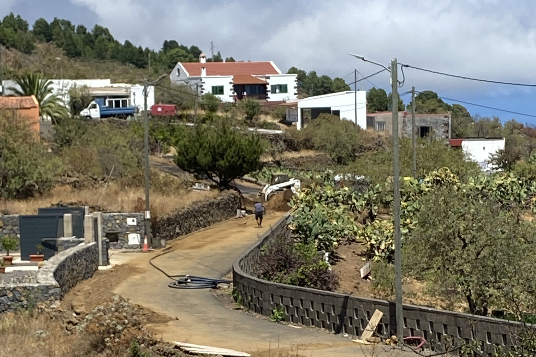 El Ayuntamiento finaliza las obras de canalización subterránea de telecomunicaciones en la calle Lucía Machina