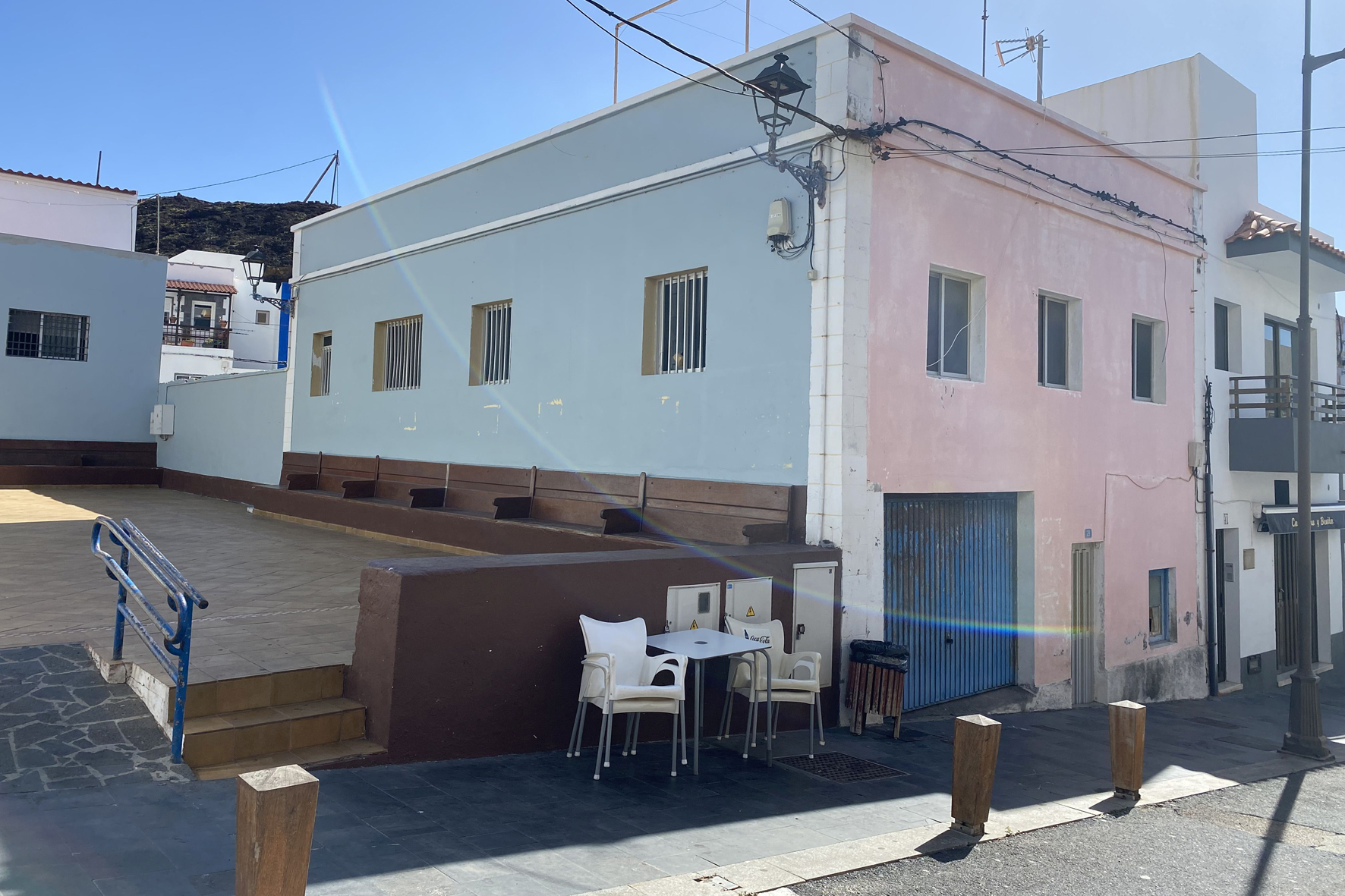 El Ayuntamiento adquiere un nuevo inmueble contiguo a la plaza de La Restinga con el fin de ejecutar su ampliación