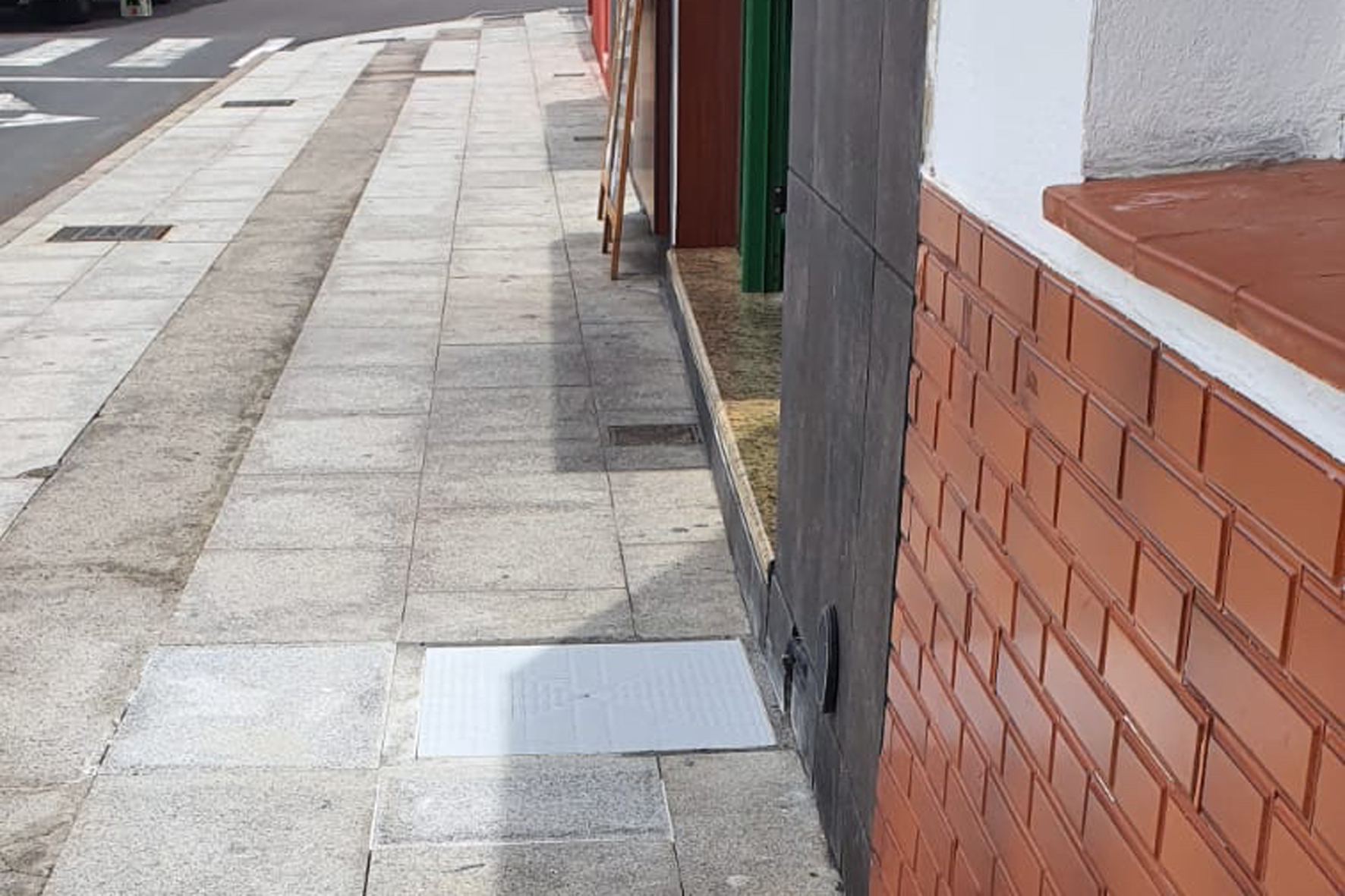 El Pinar renueva las arquetas de registros de las vías públicas de La Restinga