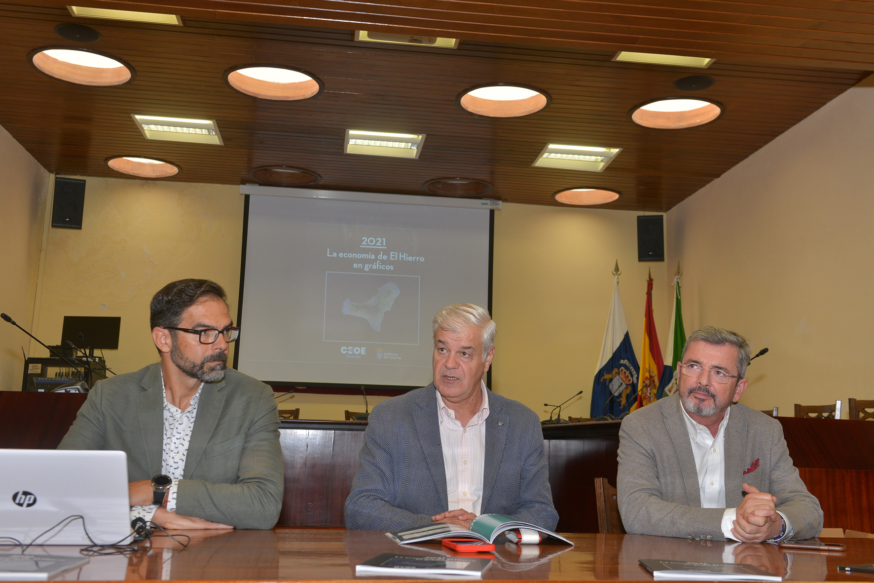 La CEOE presenta el estudio “2021, la Economía de El Hierro en gráficos”