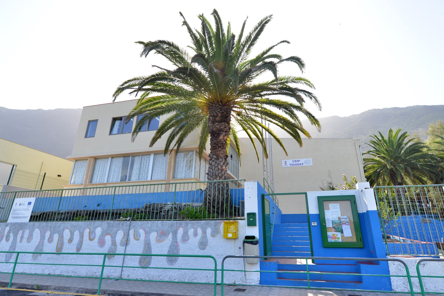 El APA del CEIP Tigaday tilda de irresponsable a la Consejería de Educación