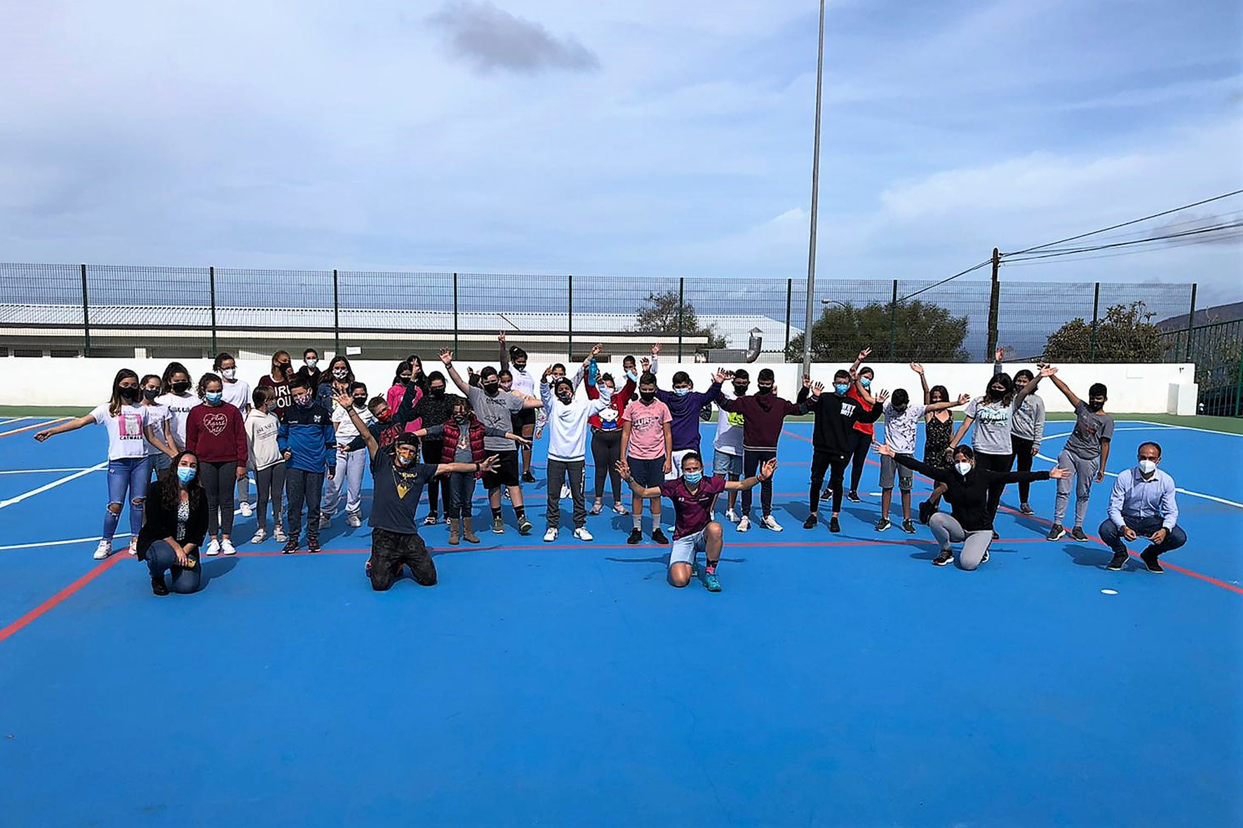 La corredora de Ultra Trail Maite Maiora imparte una charla a los alumnos del IES Roques de Salmor