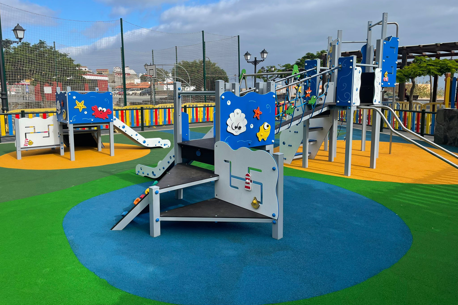 El Ayuntamiento de La Frontera reabre el parque infantil de la Plaza Benito Padrón Gutiérrez