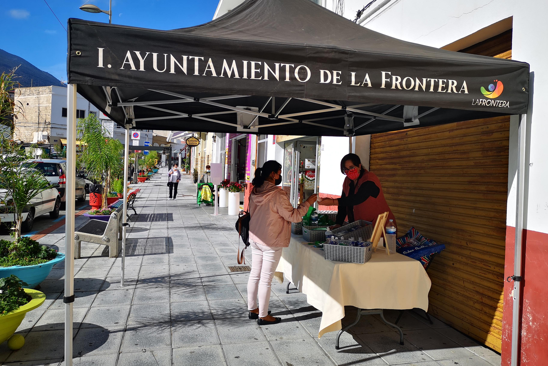 La Frontera lanza la Campaña “Si las farolas hablaran” para concienciar a los propietarios de perros a mantener limpio el municipio