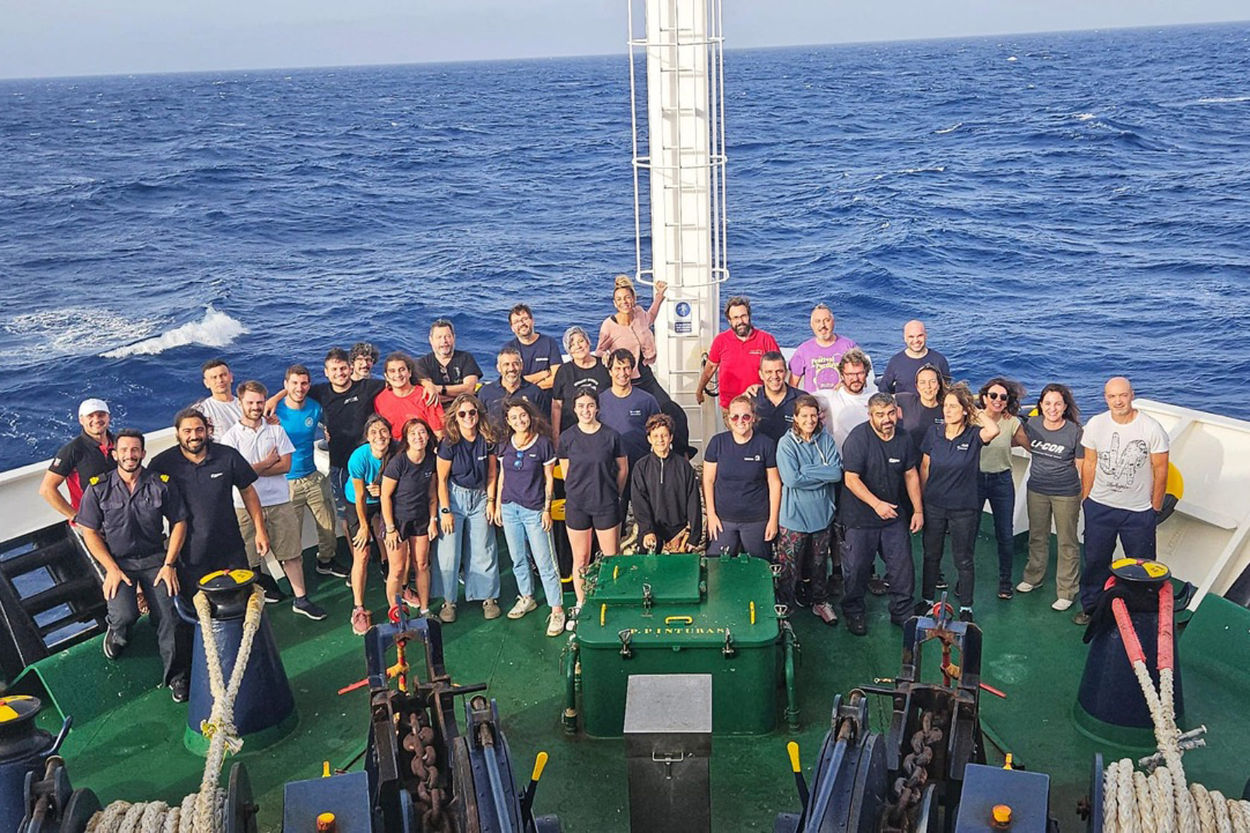 ECOAQUA participa en la exploración de los fondos submarinos de los tres volcanes más jóvenes del archipiélago canario