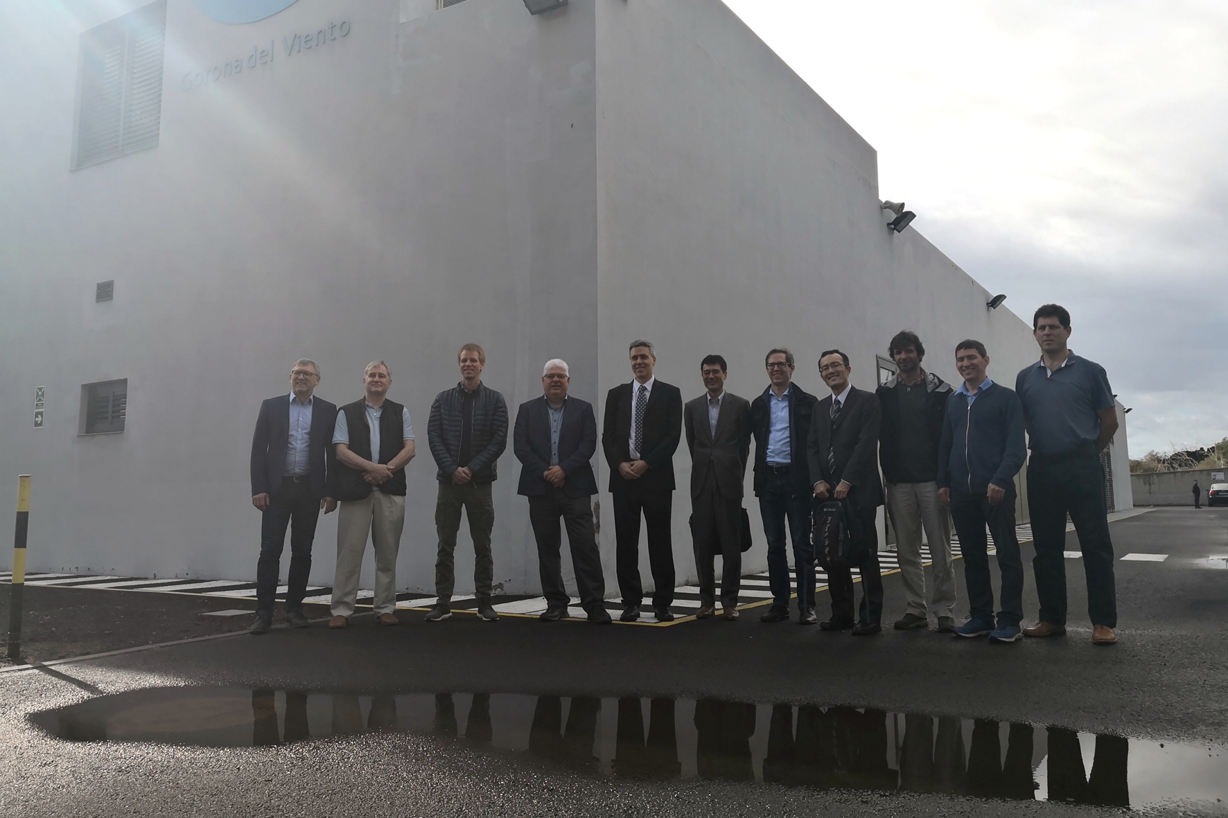 La Agencia Internacional de la Energía visita la Central Hidroeólica de El Hierro
