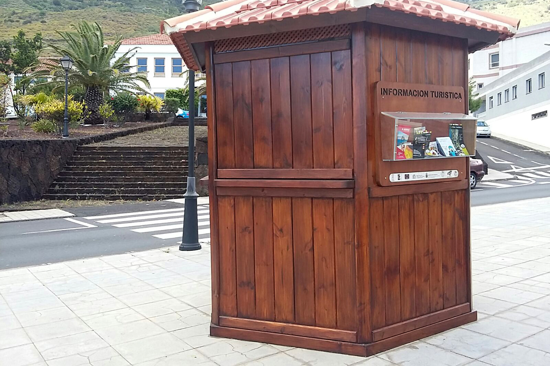 La Frontera instala un expositor de información turística en La Rambla