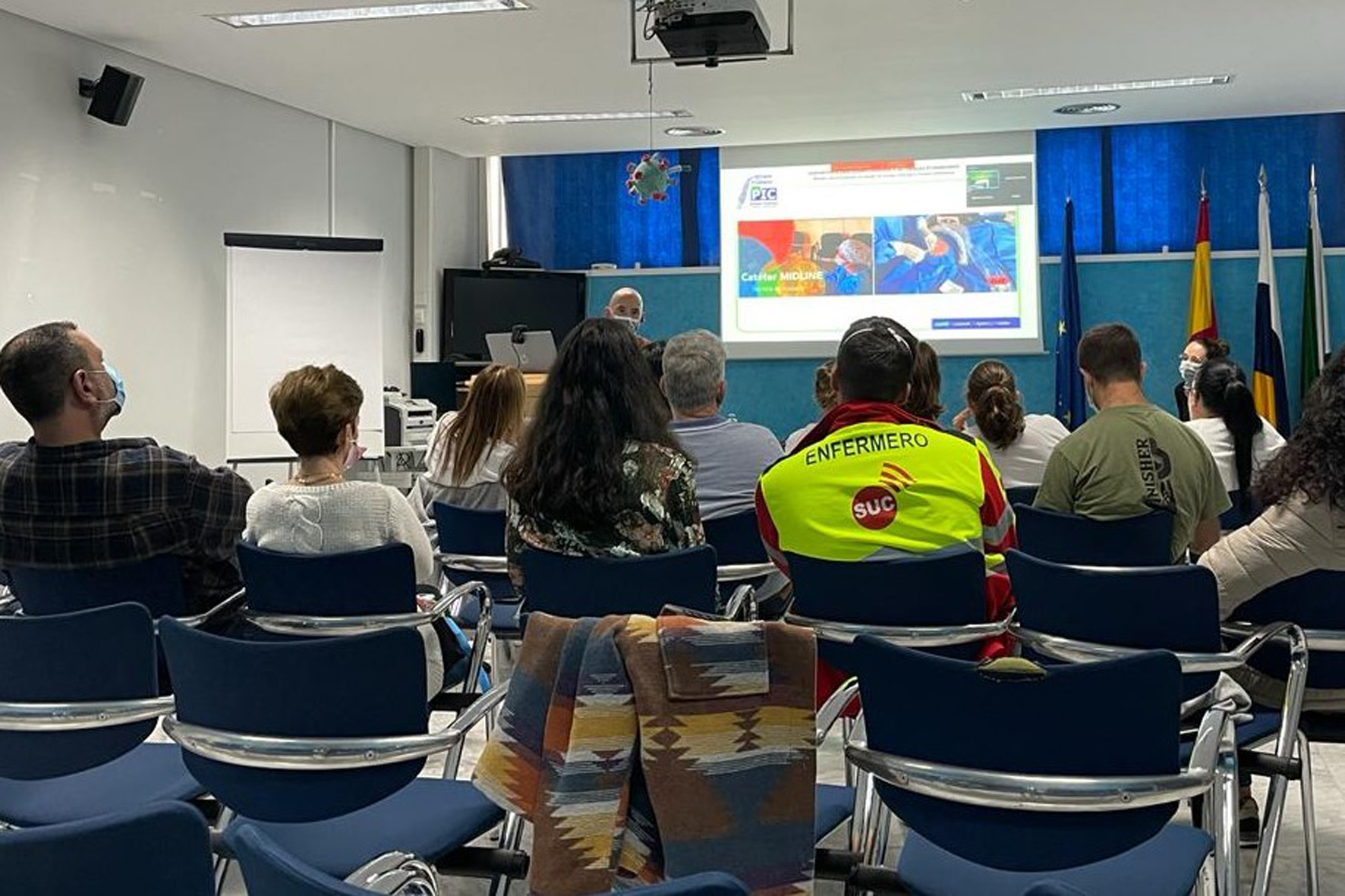 Profesionales del Hospital Insular de El Hierro se forman en la utilización de dispositivos vasculares