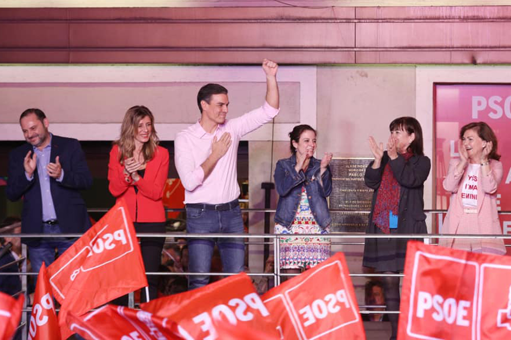 El PSOE herreño celebra el histórico triunfo de Sánchez, y Carmona en El Hierro