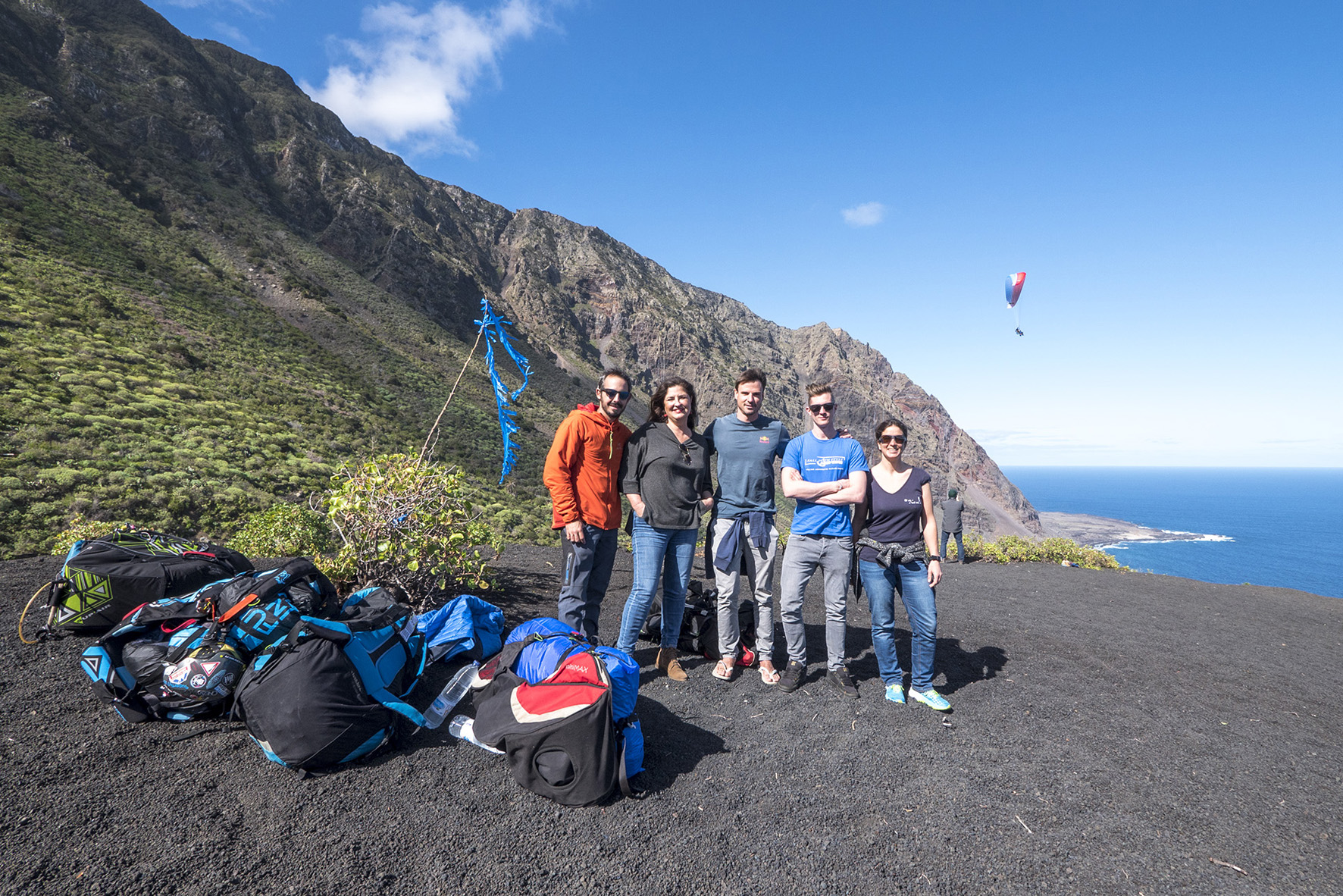 La “Air Academy El Hierro” ya vuela los cielos herreño