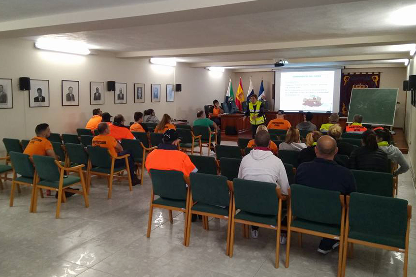 Protección Civil de El Hierro recibe formación en extinción y evacuación en incendios