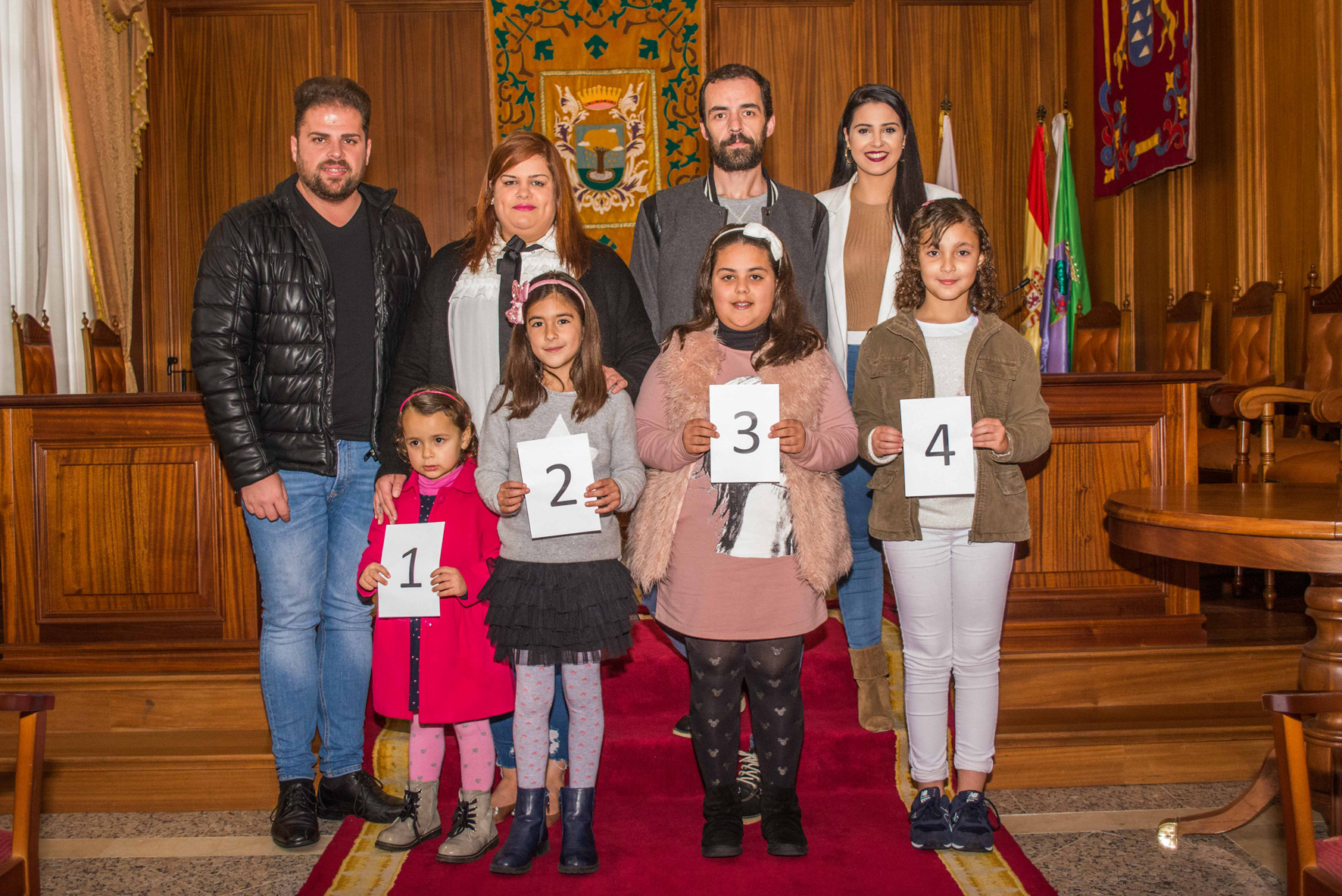 El Ayuntamiento recibe a las candidatas a Reina Infantil del Carnaval