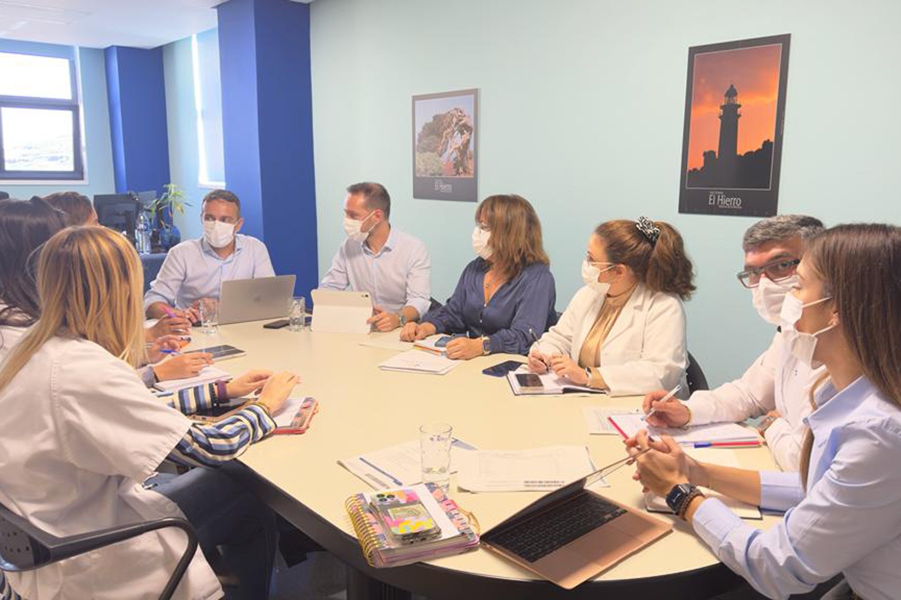 El SCS coordina la asistencia sanitaria a la población migrante llegada a El Hierro