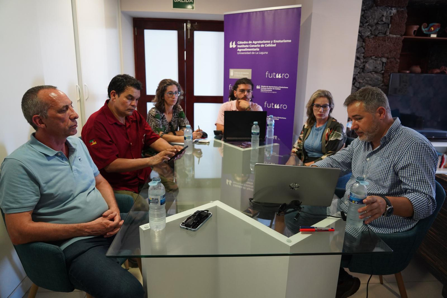 Investigadores brasileños debaten sobre el futuro del enoturismo de la Macaronesia en El Hierro
