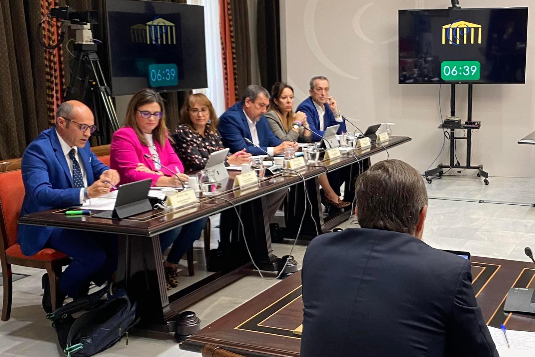 El Cabildo de El Hierro reafirma en el Parlamento de Canarias, su compromiso con la recuperación de Isla de La Palma