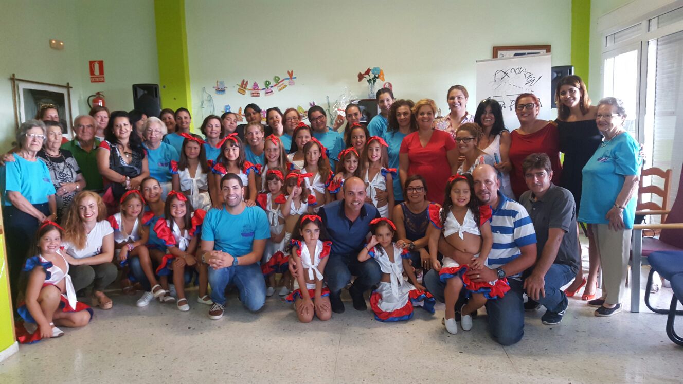 Amador lleva su repertorio navideño a las residencias de mayores de El Hierro