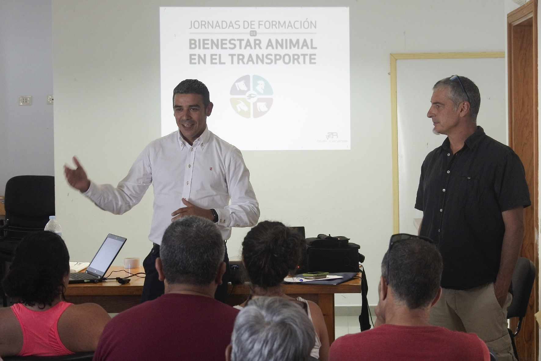32 personas participan en el curso de bienestar animal organizado por el Gobierno de Canarias en El Hierro