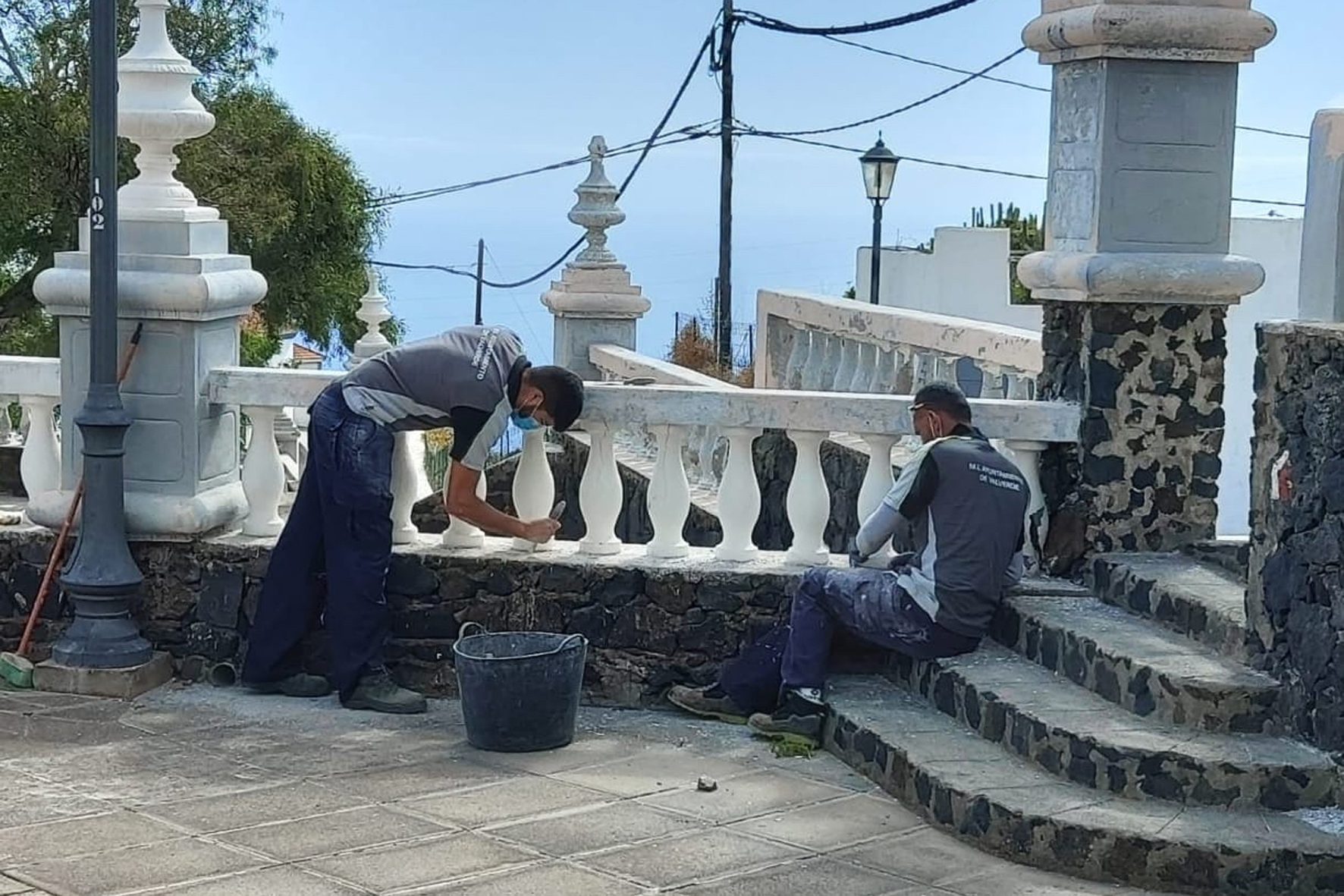 El Ayuntamiento de Valverde ejecuta trabajos de mejora y acondicionamiento en la plaza Virrey de Manila