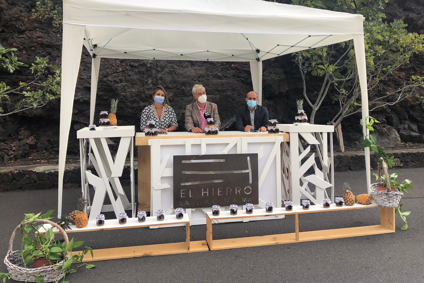 Mercahierro presenta una mermelada producida con piña tropical de El Hierro