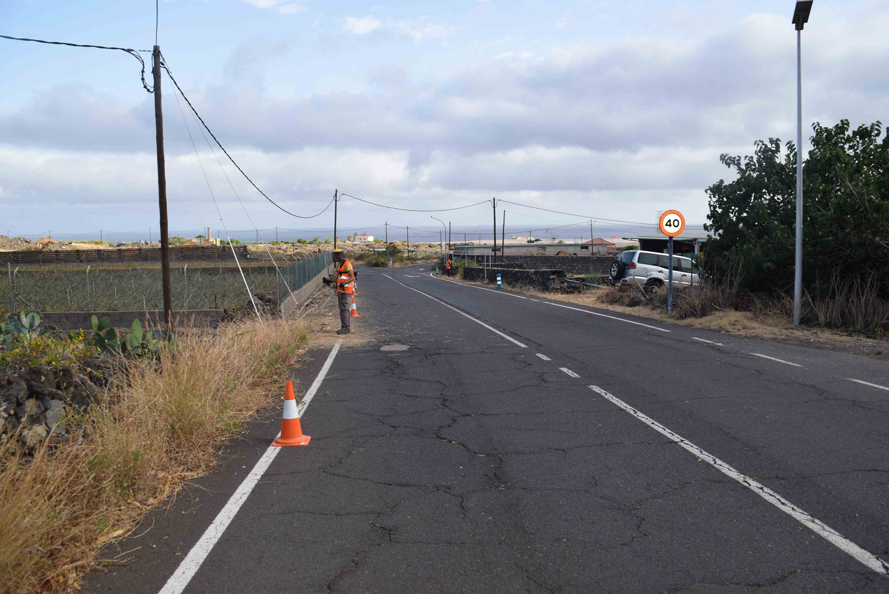 La Frontera contrata el mantenimiento de márgenes de carreteras, calles y caminos del municipio