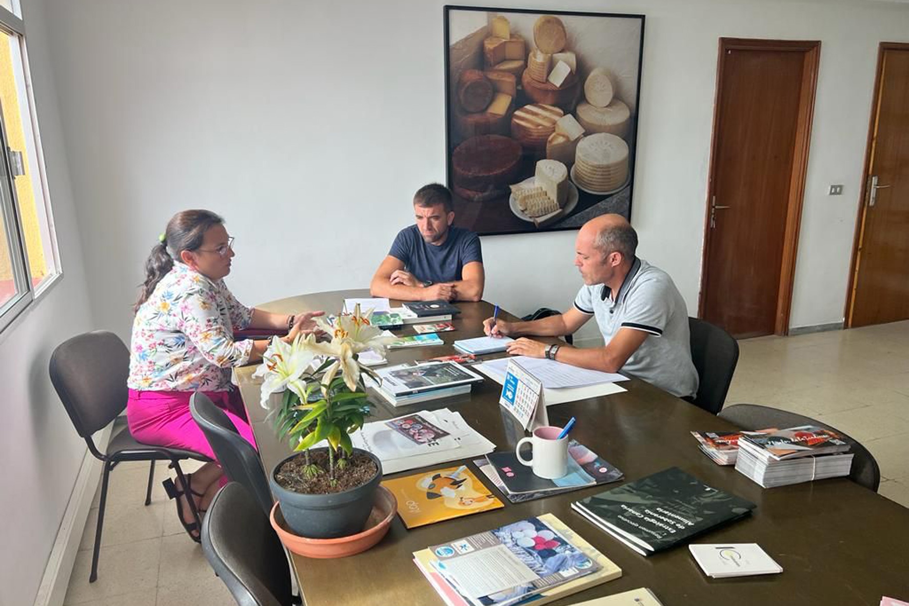 Medio Rural y Marino coordina con la Cooperativa de Ganaderos de El Hierro el desarrollo de nuevos proyectos