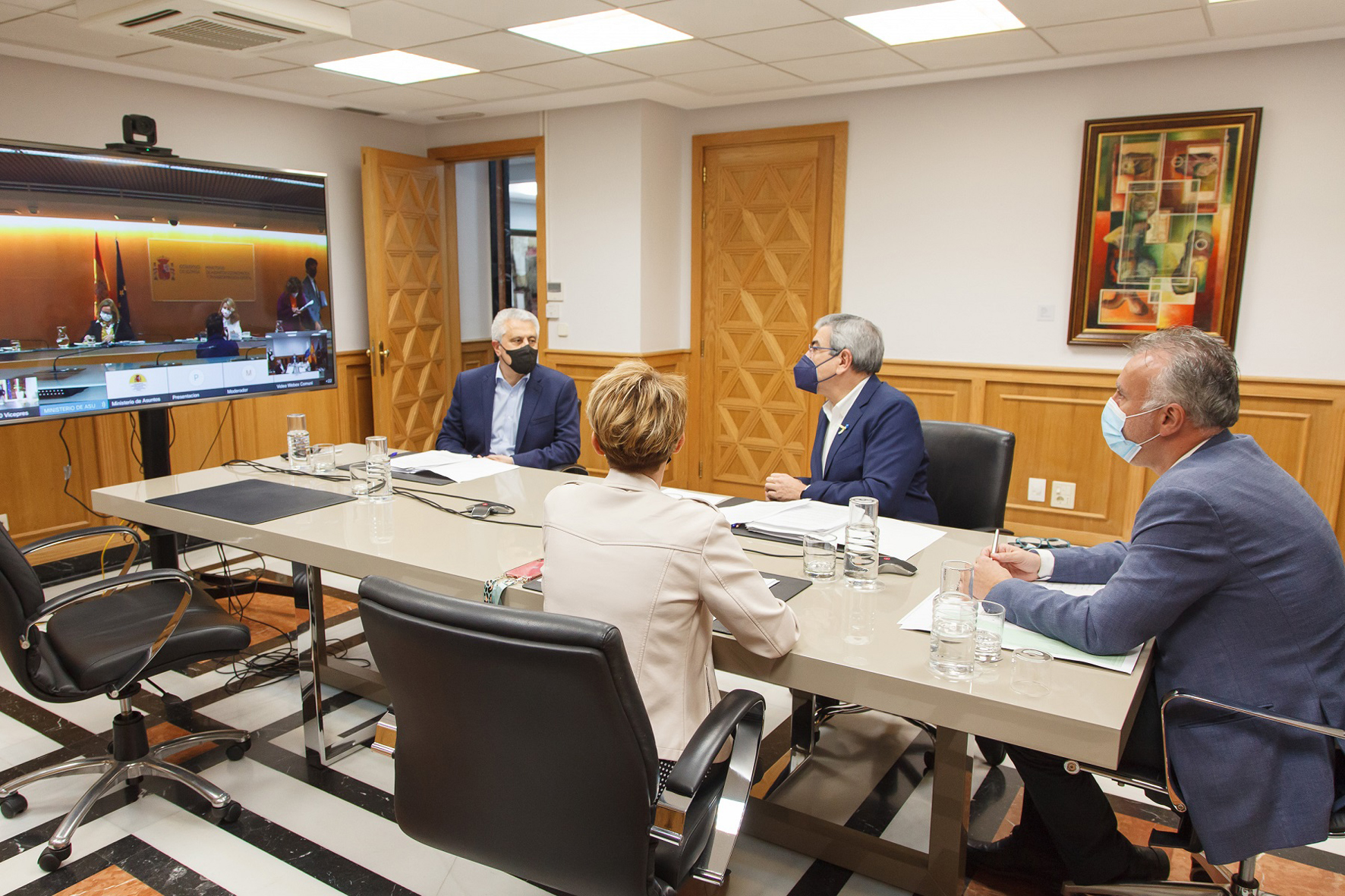 El Gobierno de Canarias pide la revisión de precios de la OSP de El Hierro - Tenerife