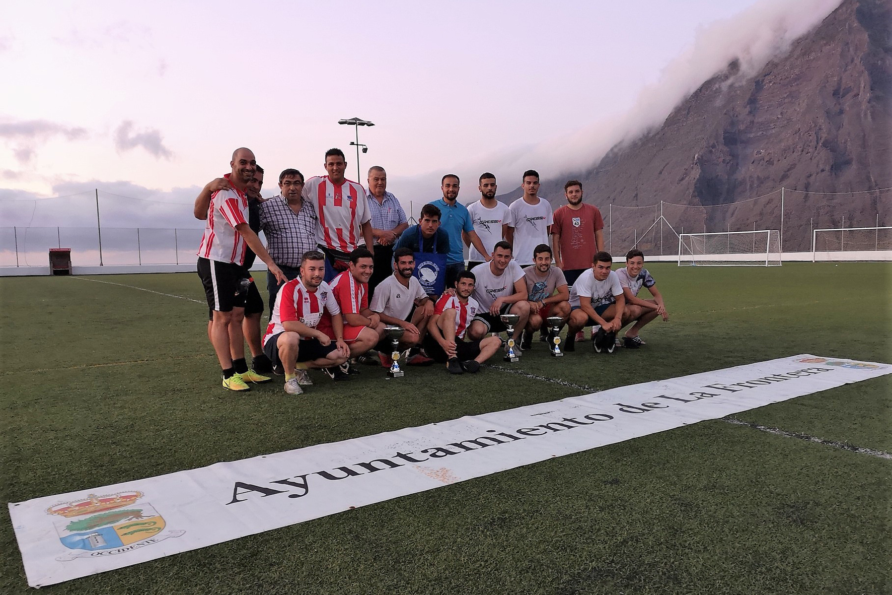 La Frontera entrega los trofeos de los primeros torneos deportivos de verano