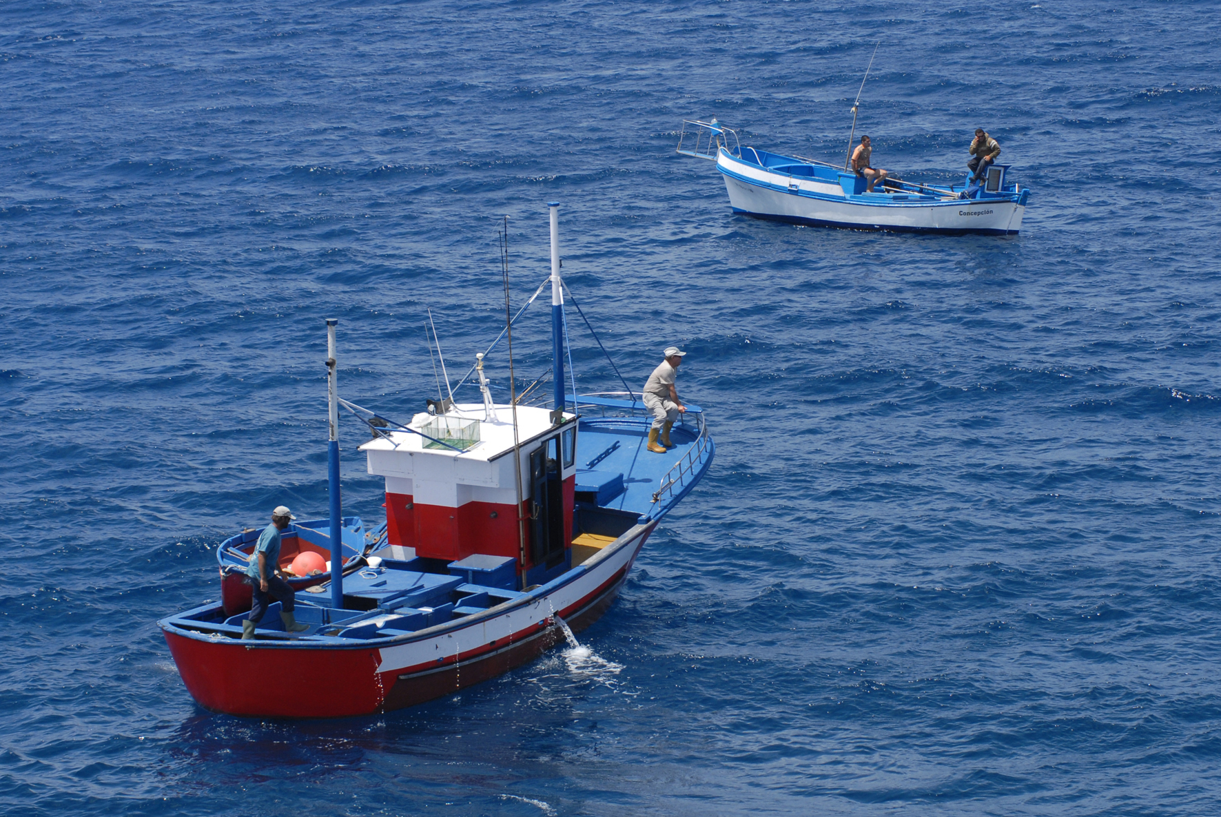 El Estado autoriza a 33 embarcaciones profesionales a faenar en aguas de la Reserva Marina