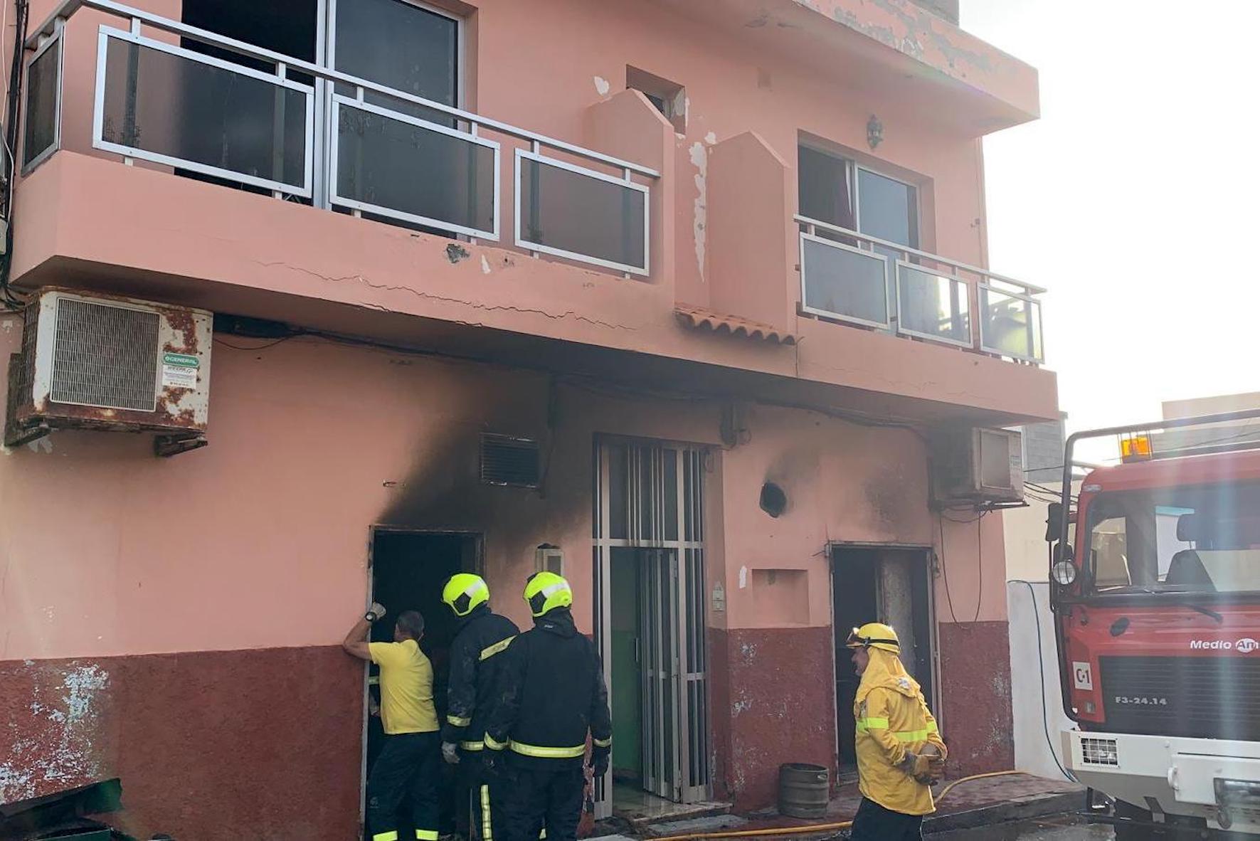 Sofocan un incendio en La Restinga