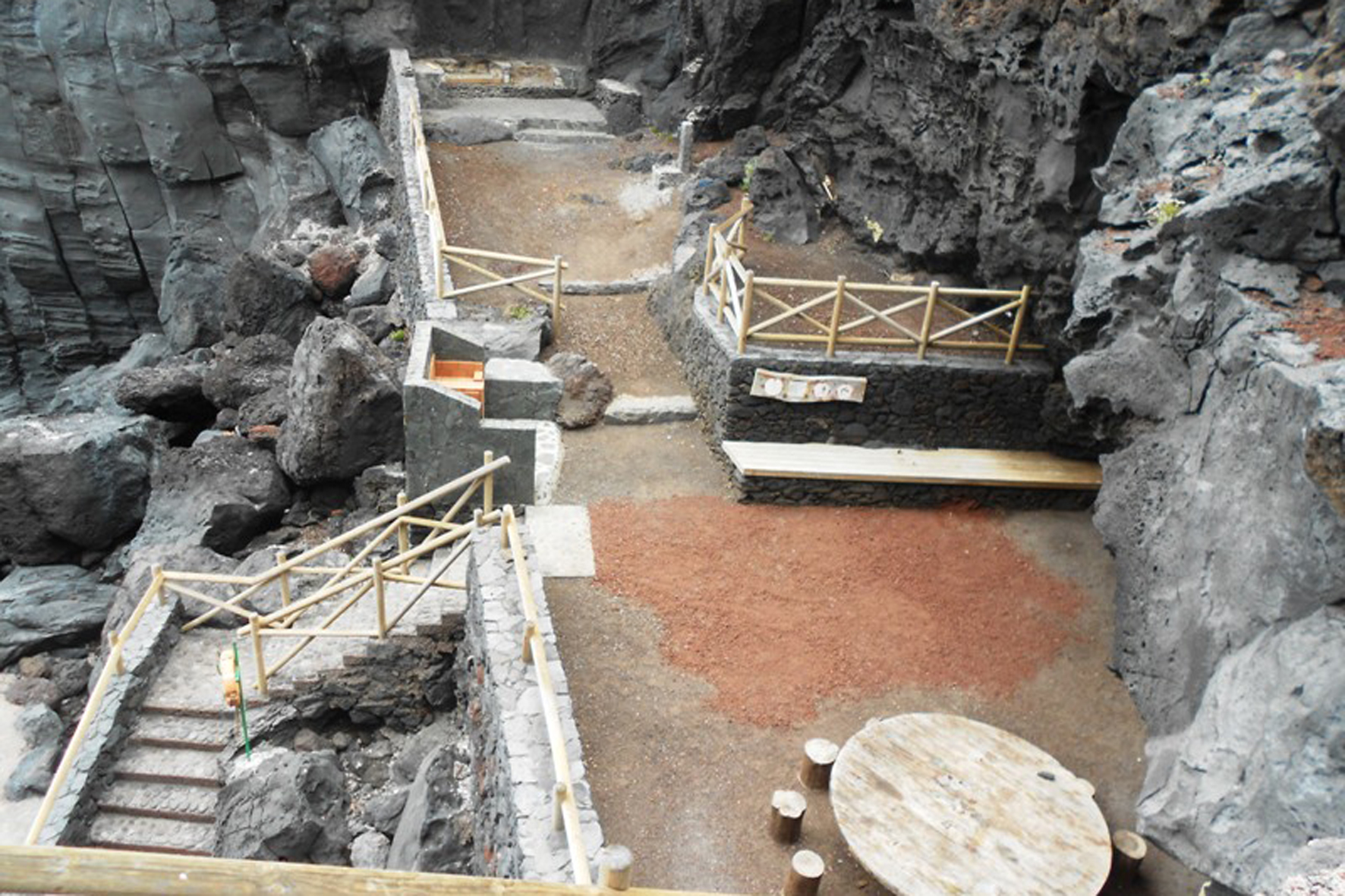 La Frontera mejora las zonas de baño de La Laja y El Verodal