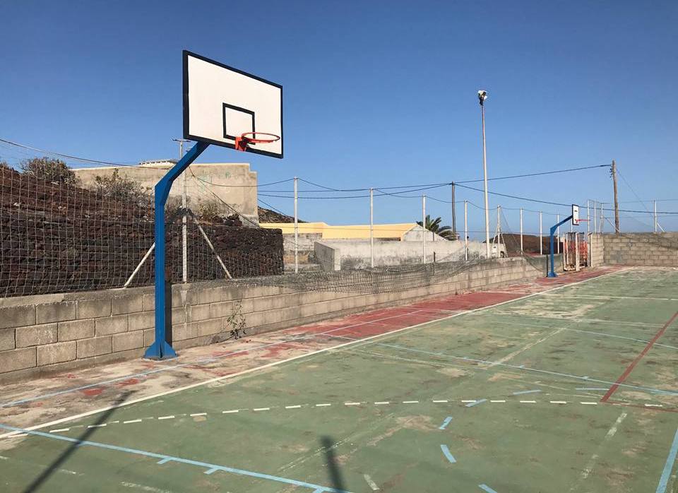 IpH-IUC denuncia el abandono crónico del Polideportivo de La Restinga