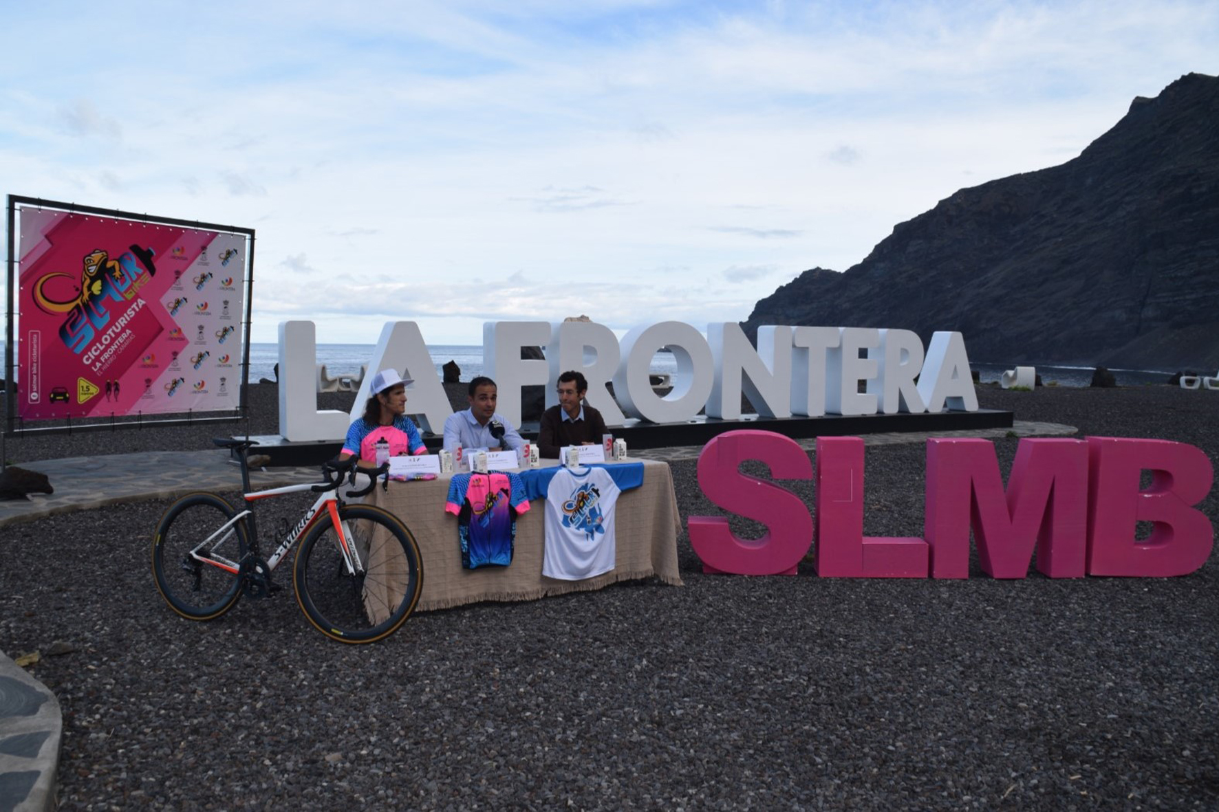 Más de 300 corredores participarán mañana en la Cicloturista Salmor Bike