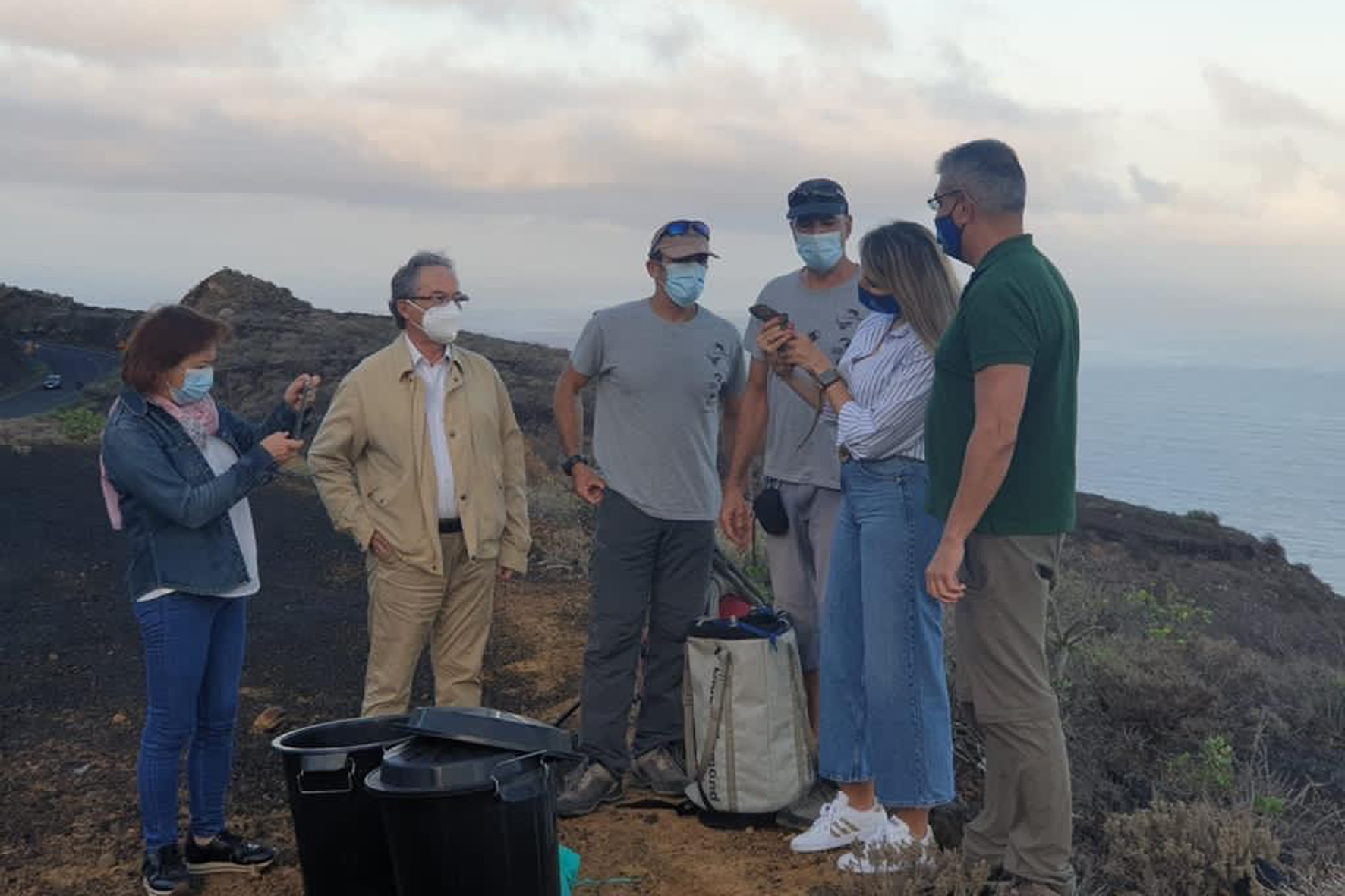 El Cabildo de El Hierro libera 50 Lagartos Gigantes en la Punta de Agache